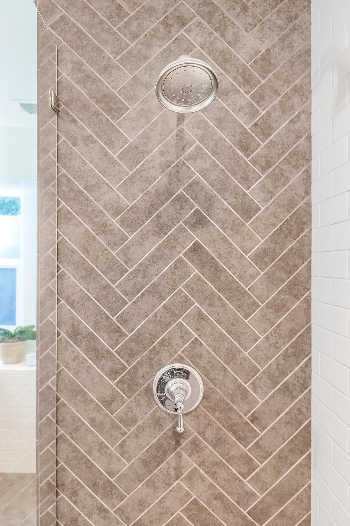 2537 E Hillcrest Ct, Visalia, CA 93292