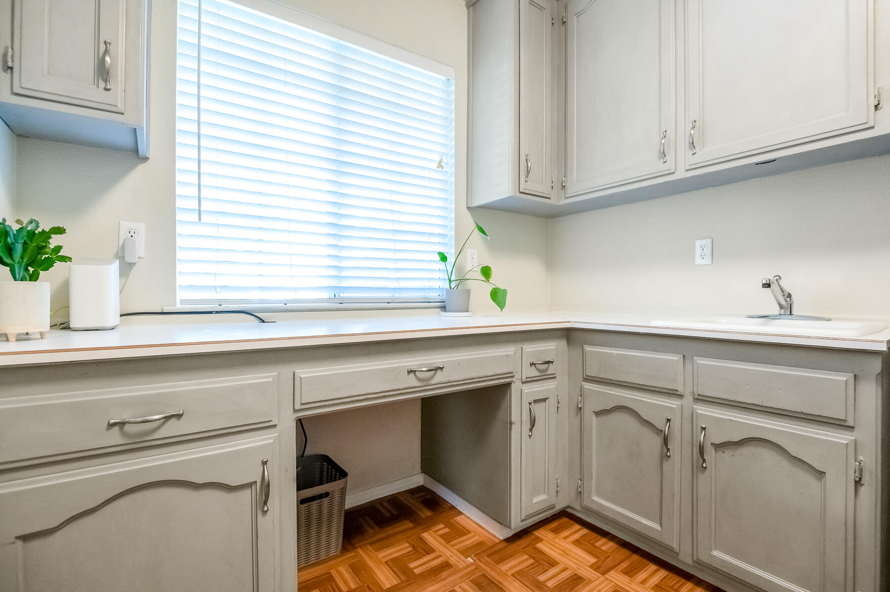 2537 E Hillcrest Ct, Visalia, CA 93292