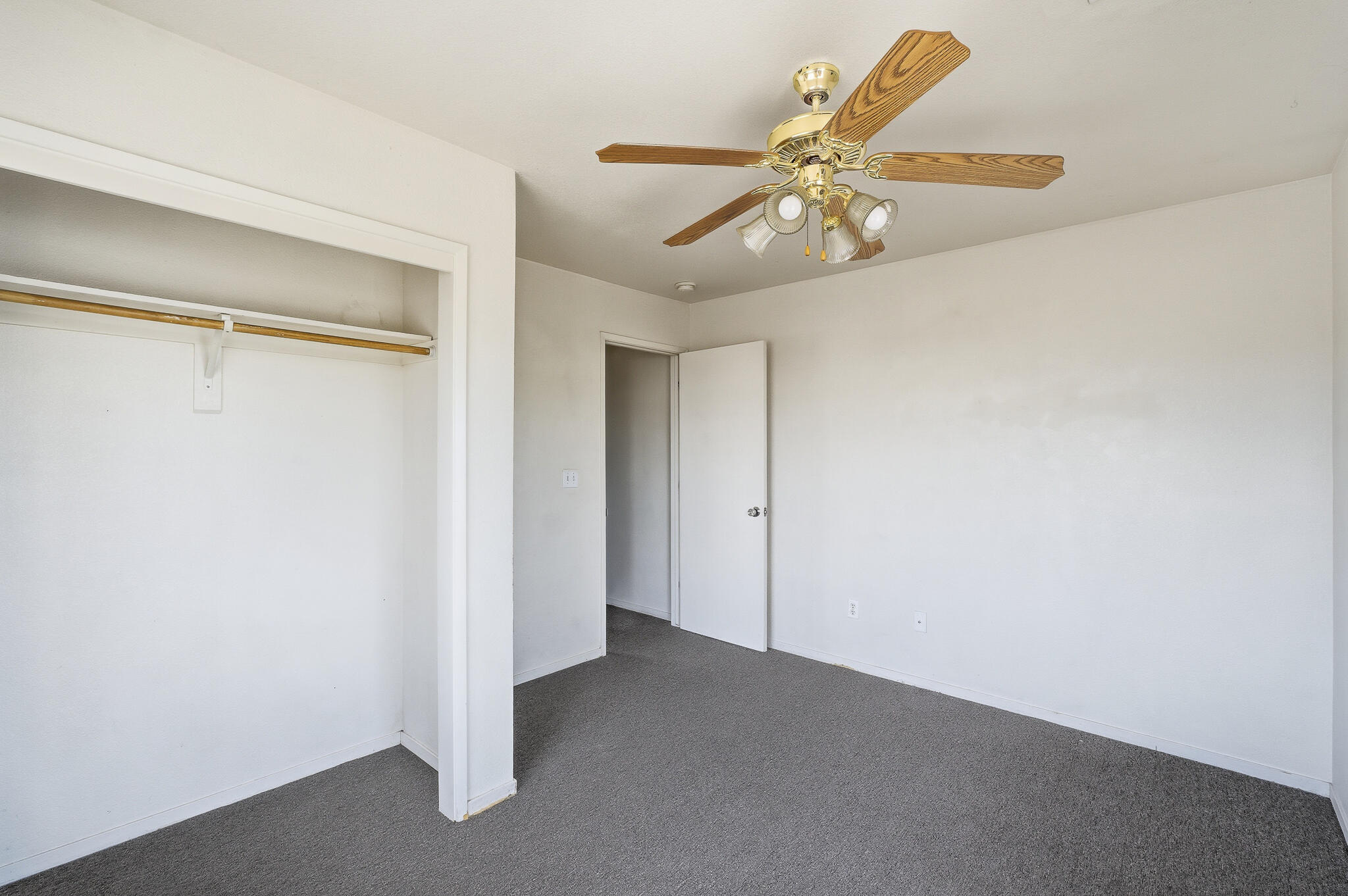 409 Valencia St, Lindsay, CA 93247