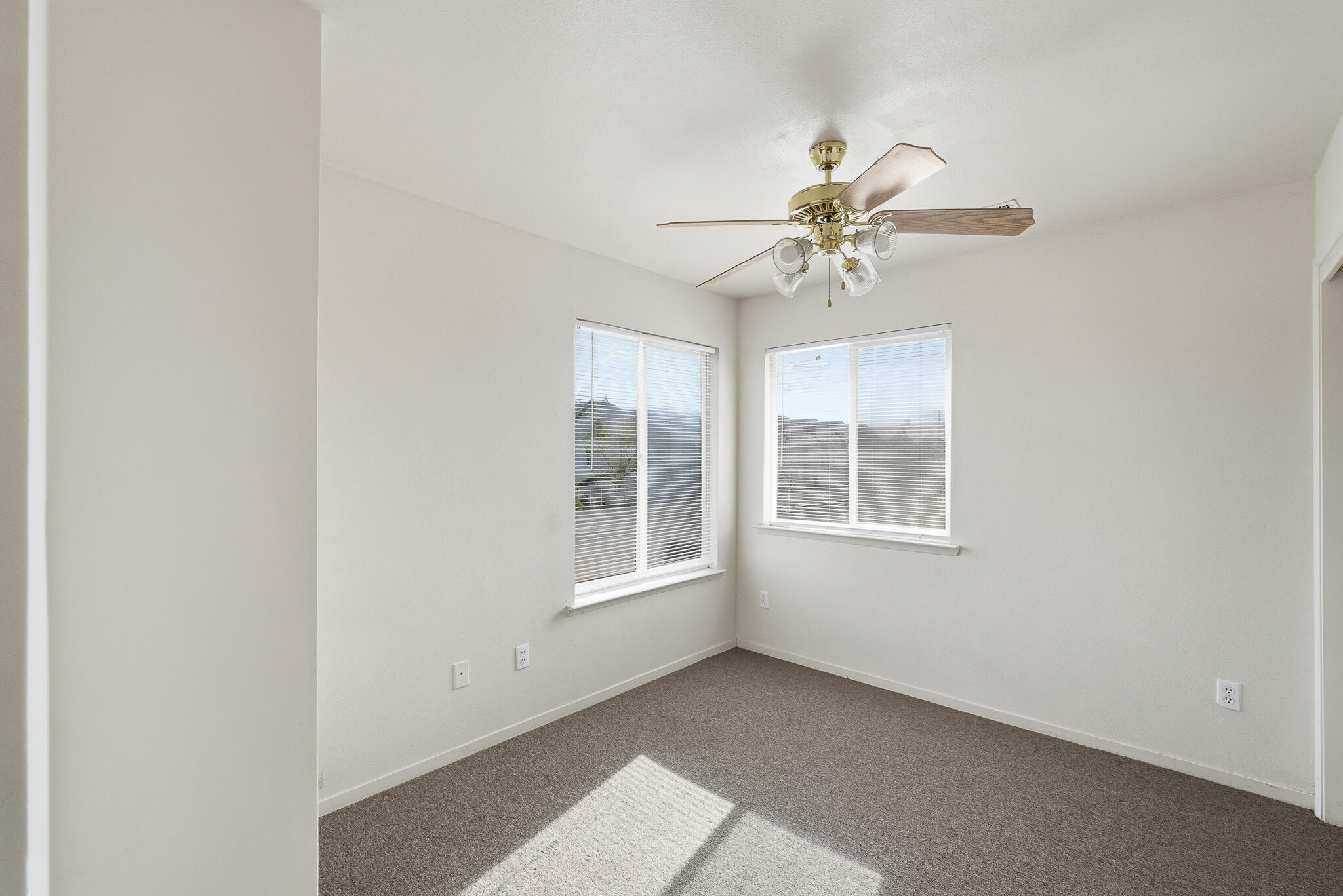 409 Valencia St, Lindsay, CA 93247