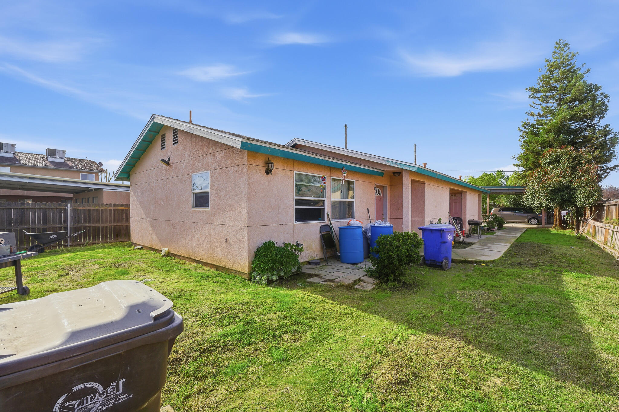 340 Locke Ave, Lindsay, CA 93247