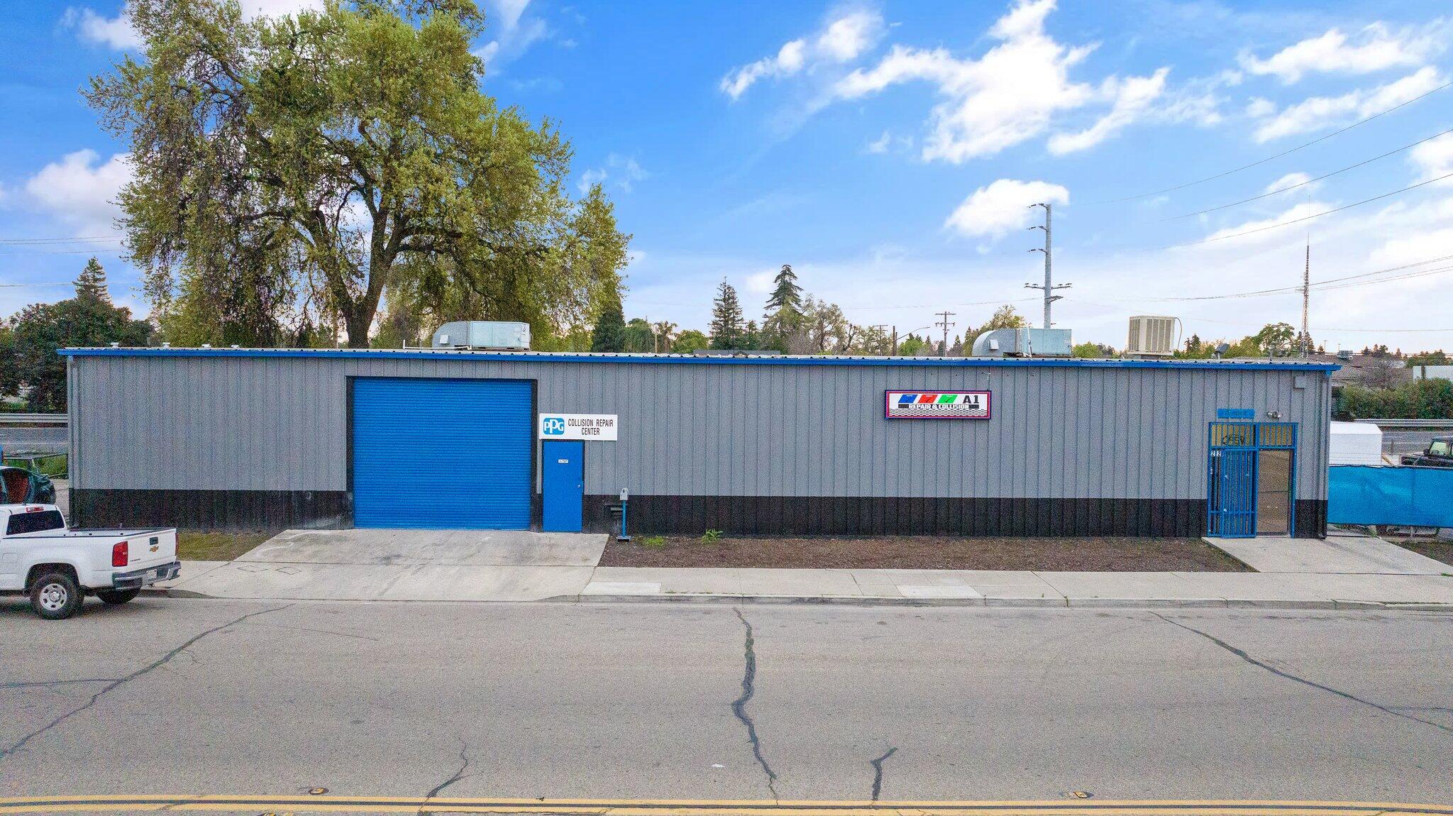 2121 E Mineral King Ave, Visalia, CA 93292