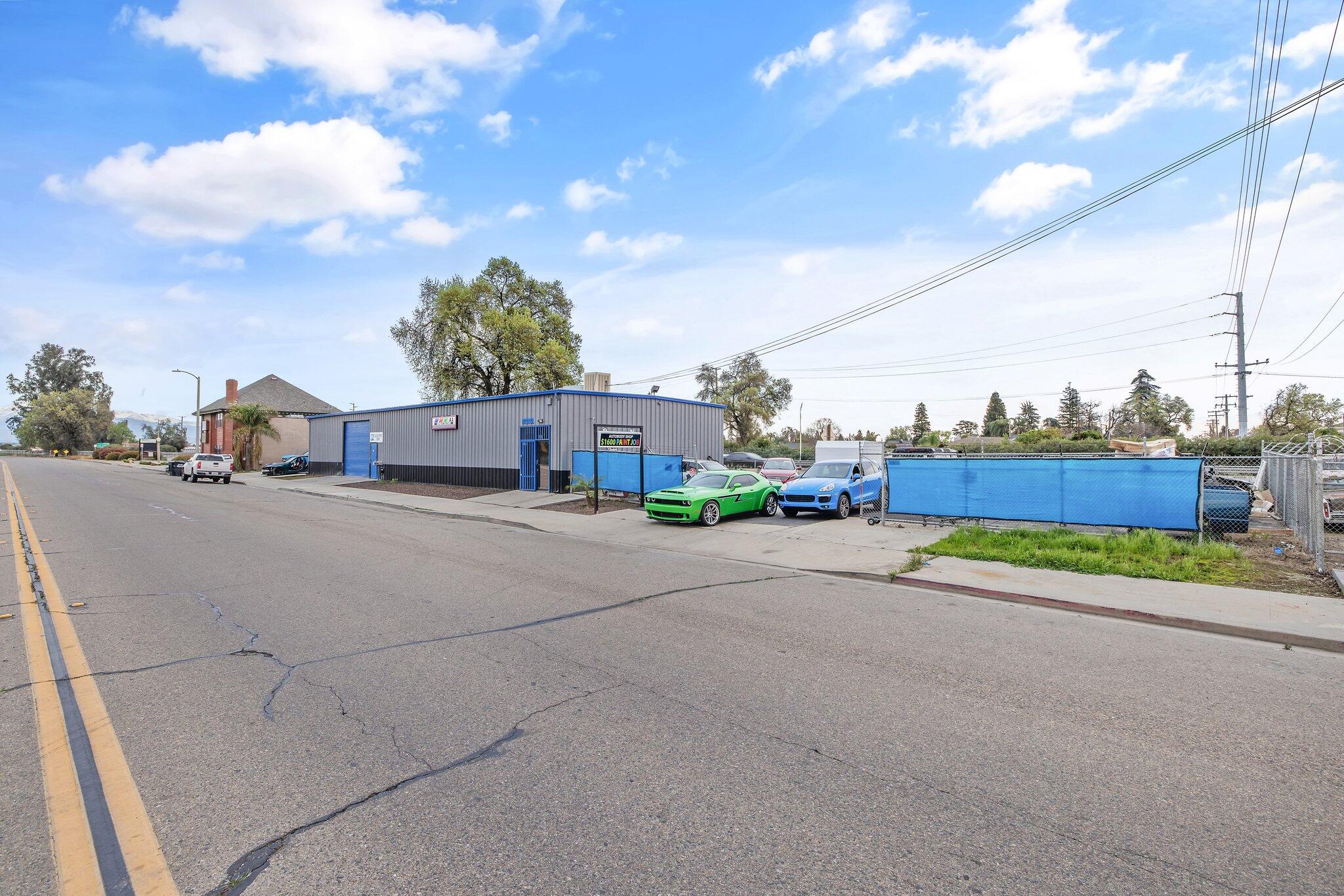 2121 E Mineral King Ave, Visalia, CA 93292