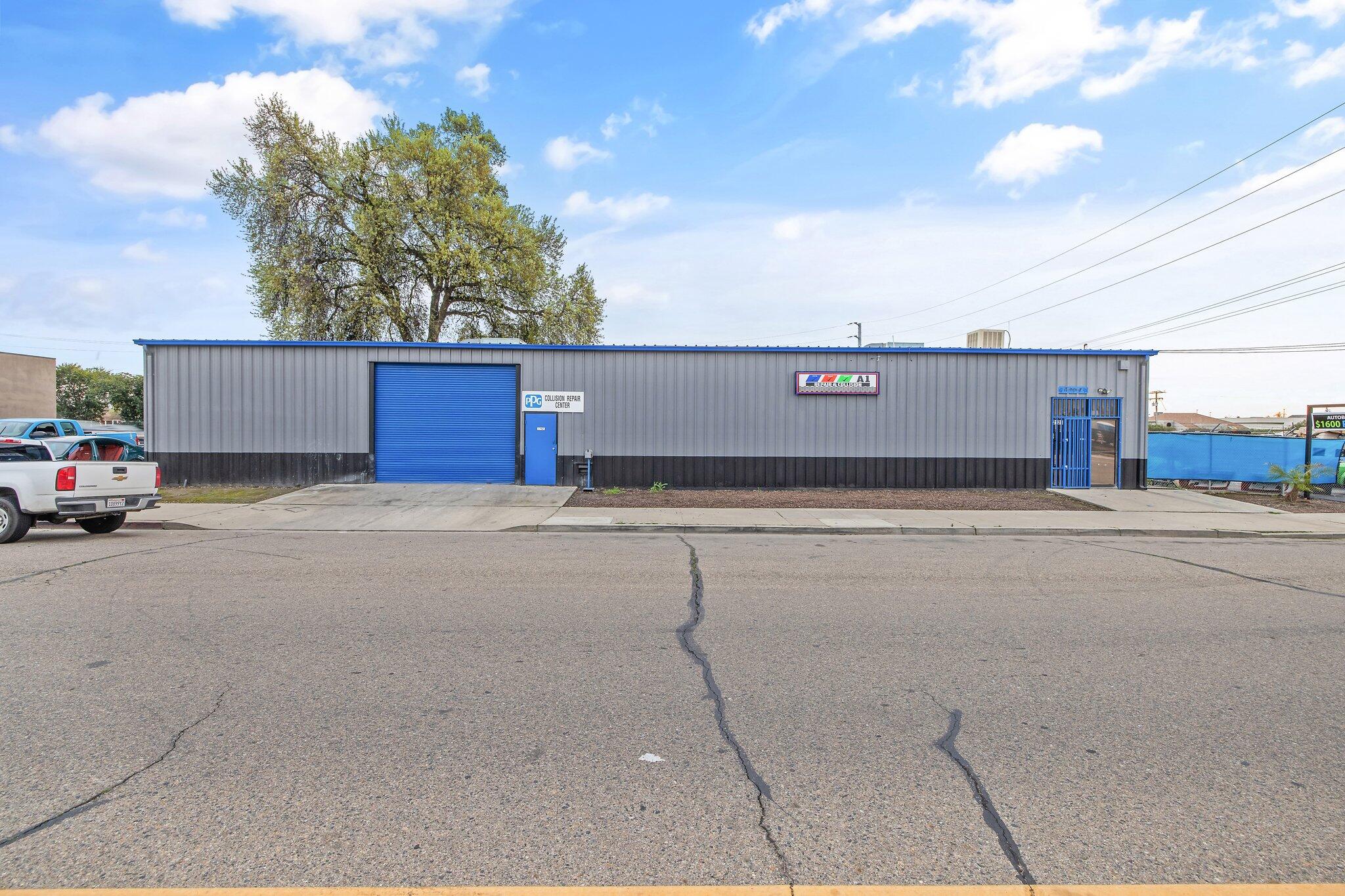 2121 E Mineral King Ave, Visalia, CA 93292
