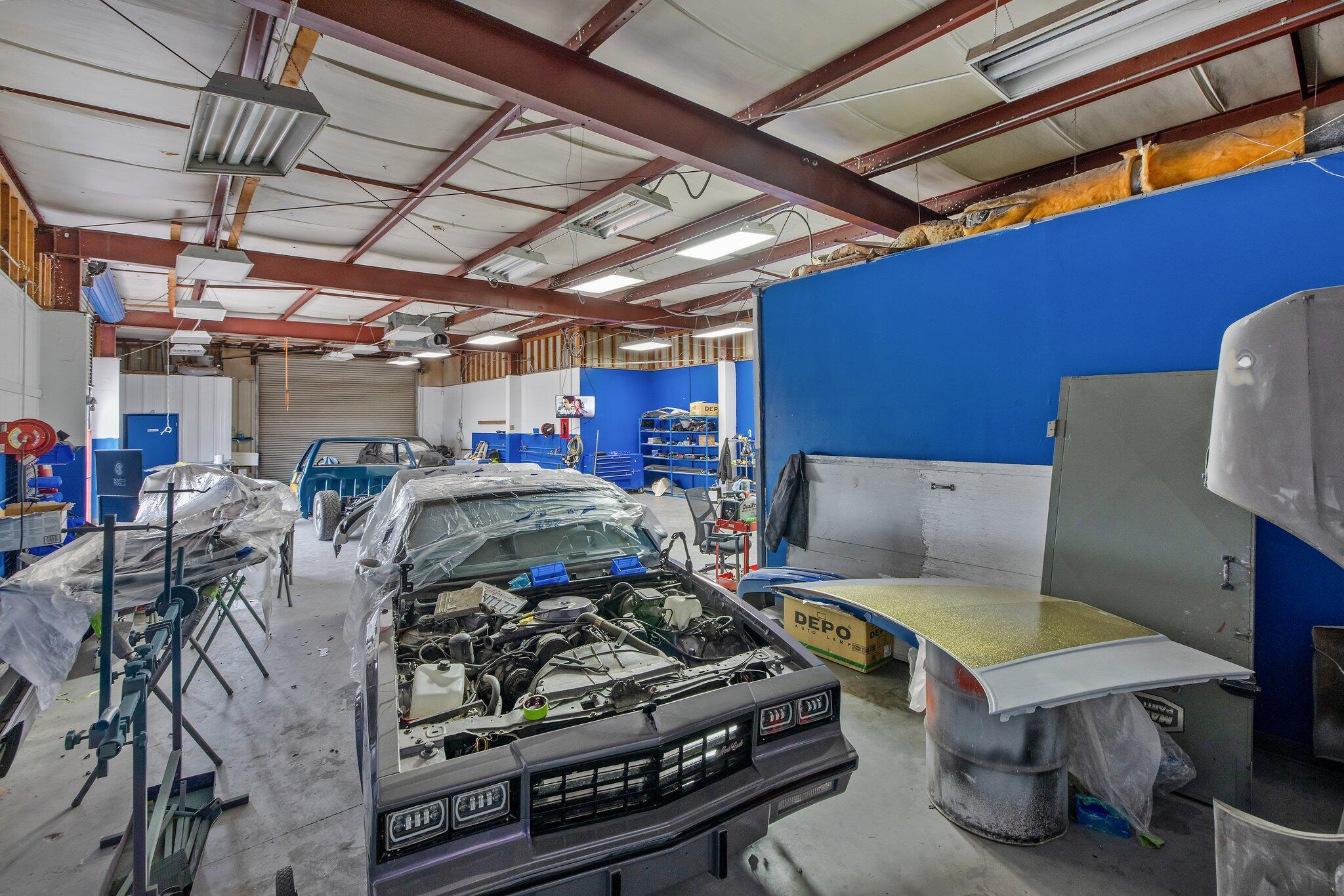 2121 E Mineral King Ave, Visalia, CA 93292