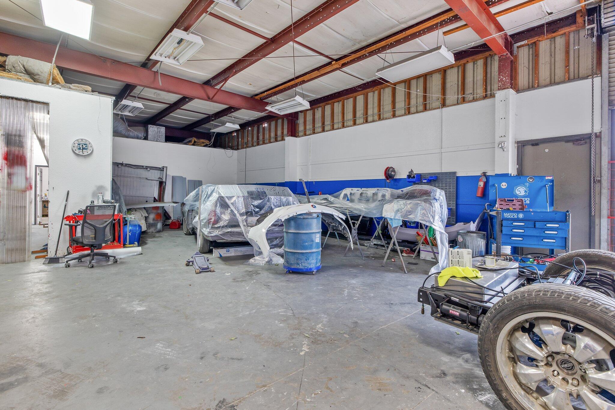 2121 E Mineral King Ave, Visalia, CA 93292