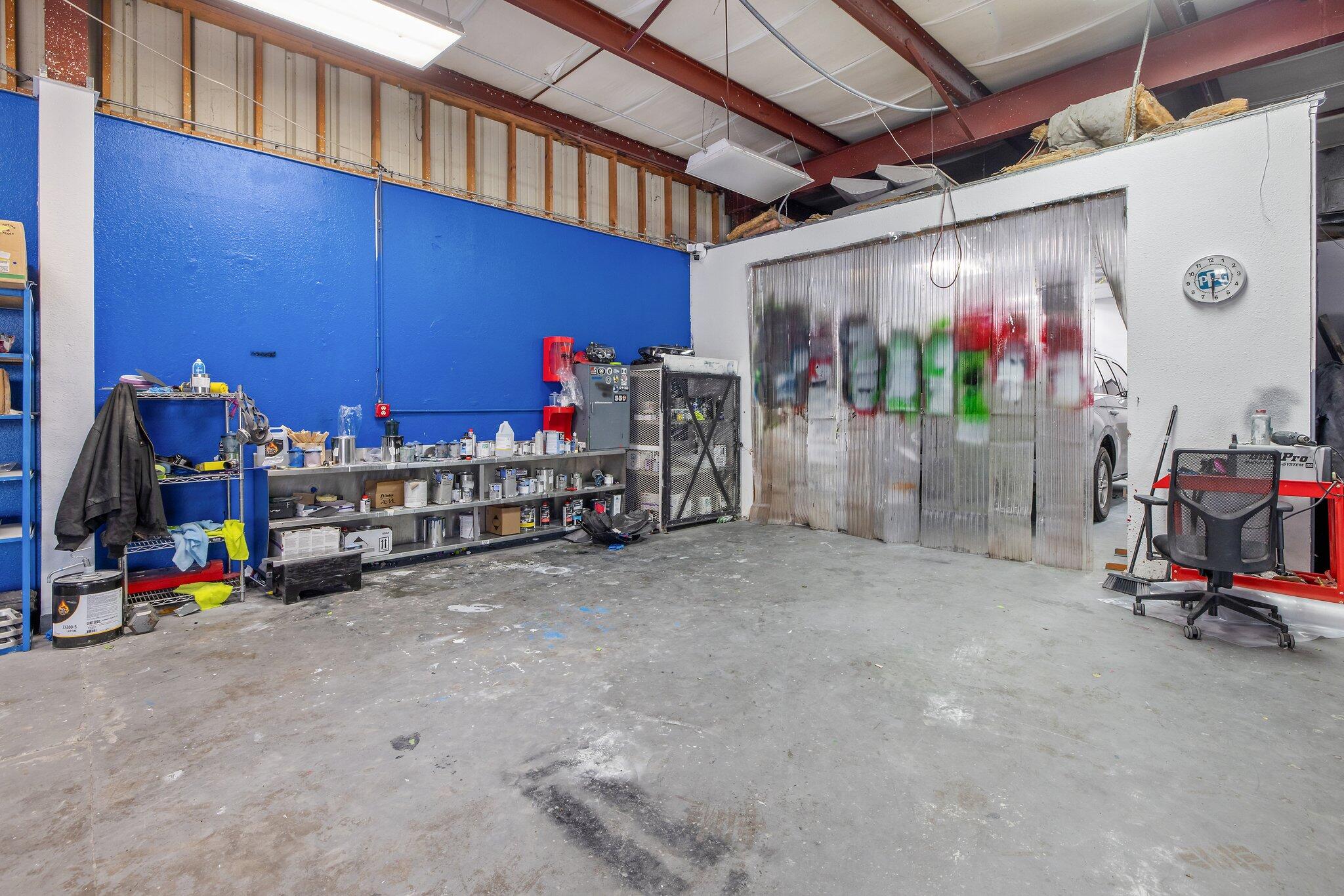 2121 E Mineral King Ave, Visalia, CA 93292