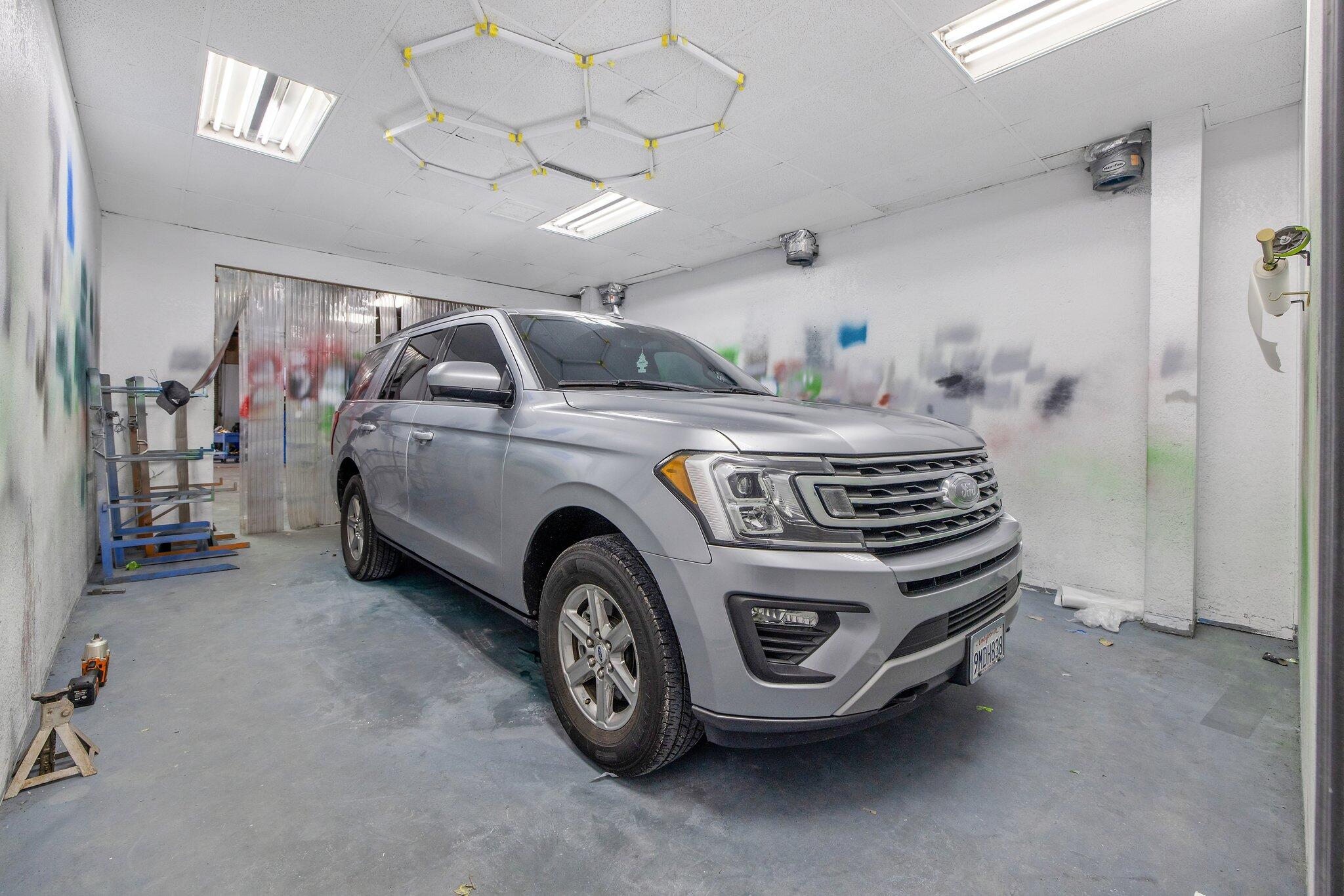 2121 E Mineral King Ave, Visalia, CA 93292