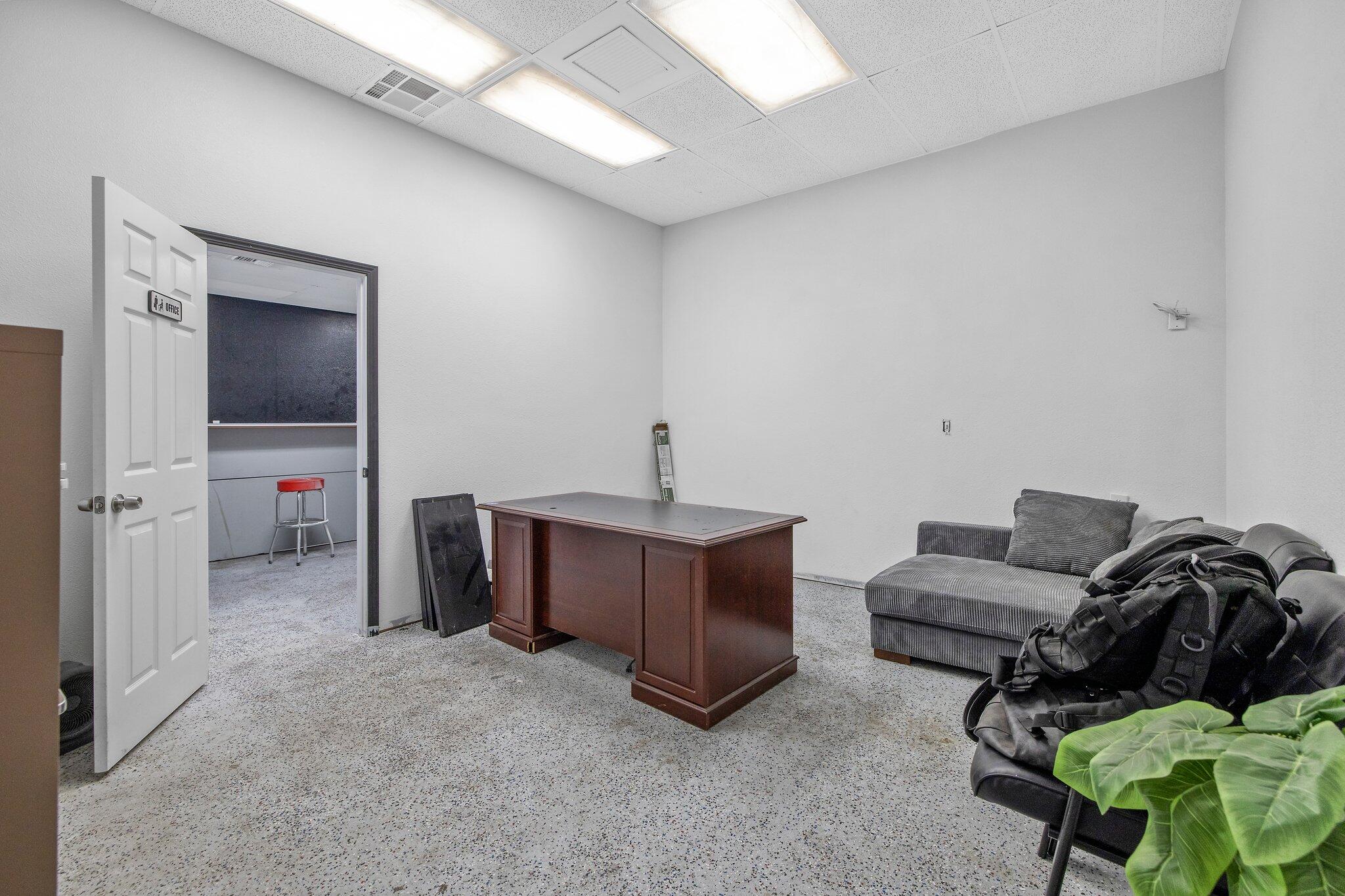 2121 E Mineral King Ave, Visalia, CA 93292