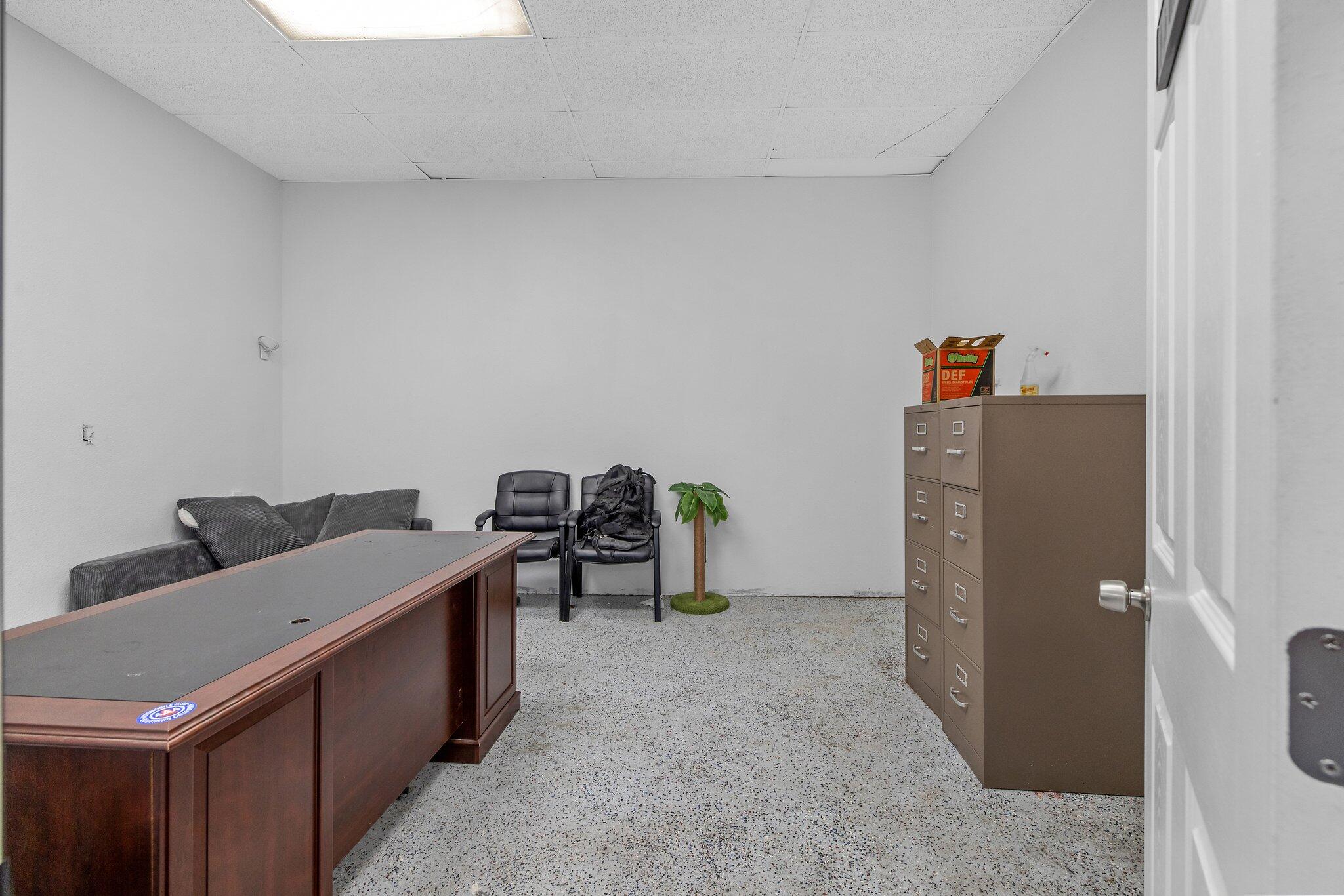 2121 E Mineral King Ave, Visalia, CA 93292