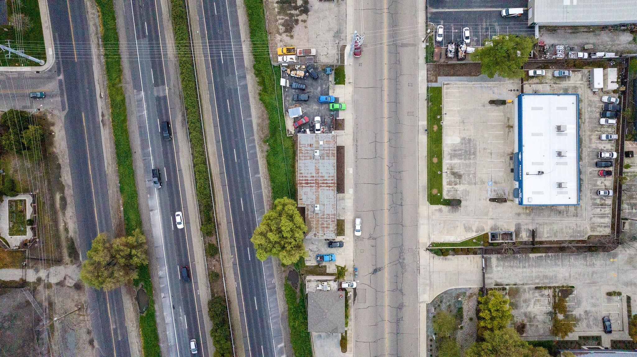 2121 E Mineral King Ave, Visalia, CA 93292