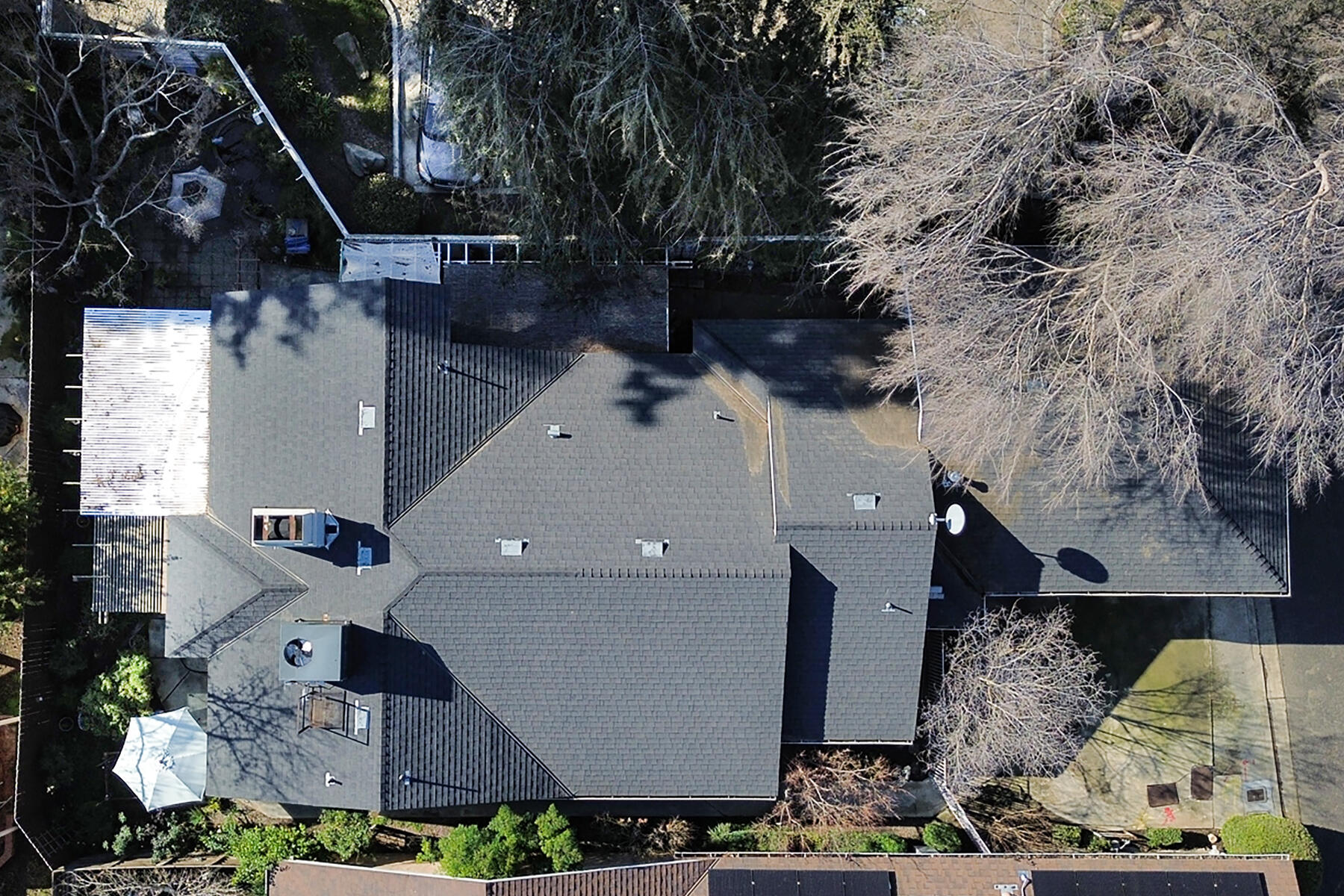 1515 E Castlecrest Ave, Visalia, CA 93292