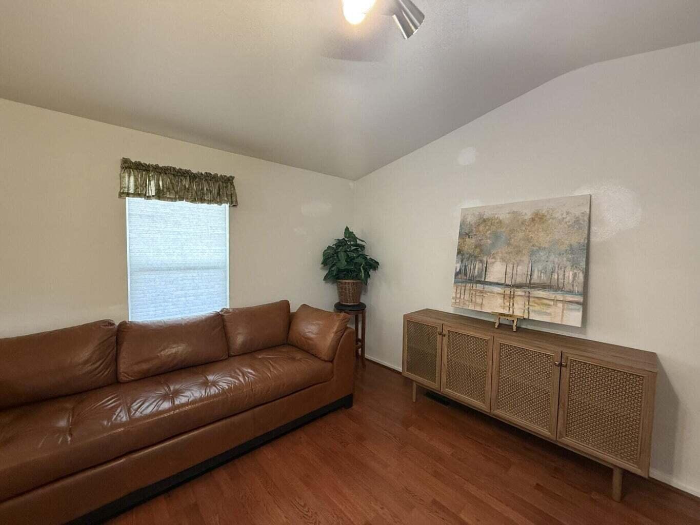 820 S Chinowth #98, Visalia, CA 93277