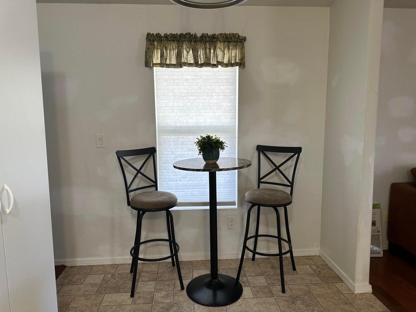 820 S Chinowth #98, Visalia, CA 93277