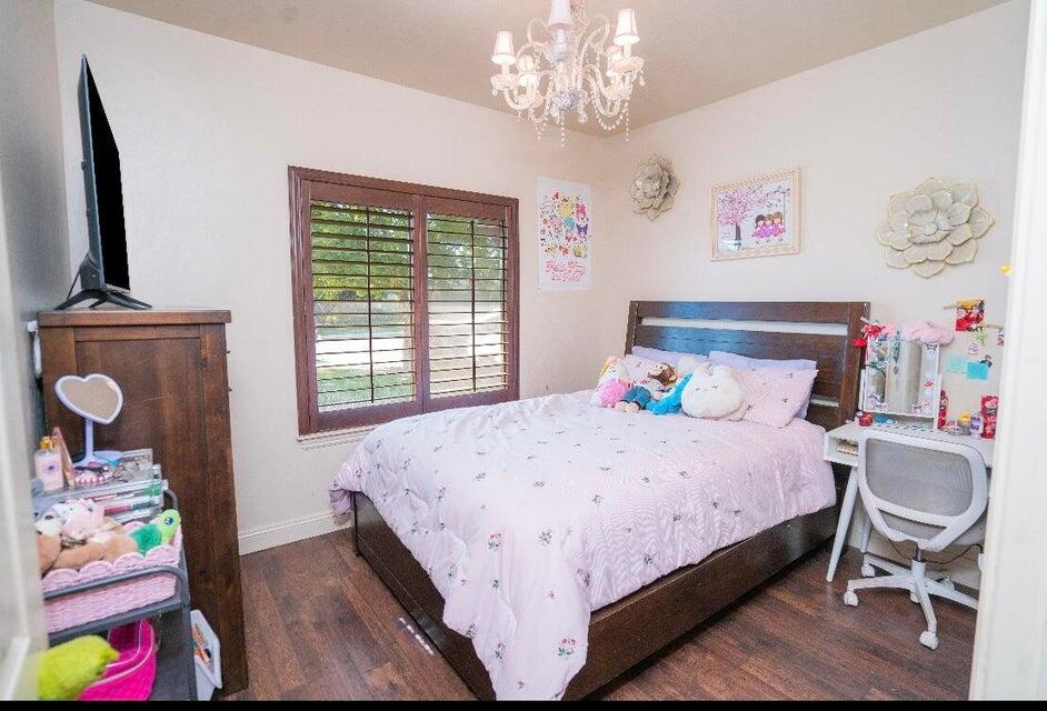 2140 Kimberly Pl, Porterville, CA 93257