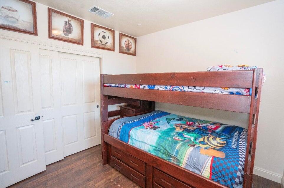 2140 Kimberly Pl, Porterville, CA 93257