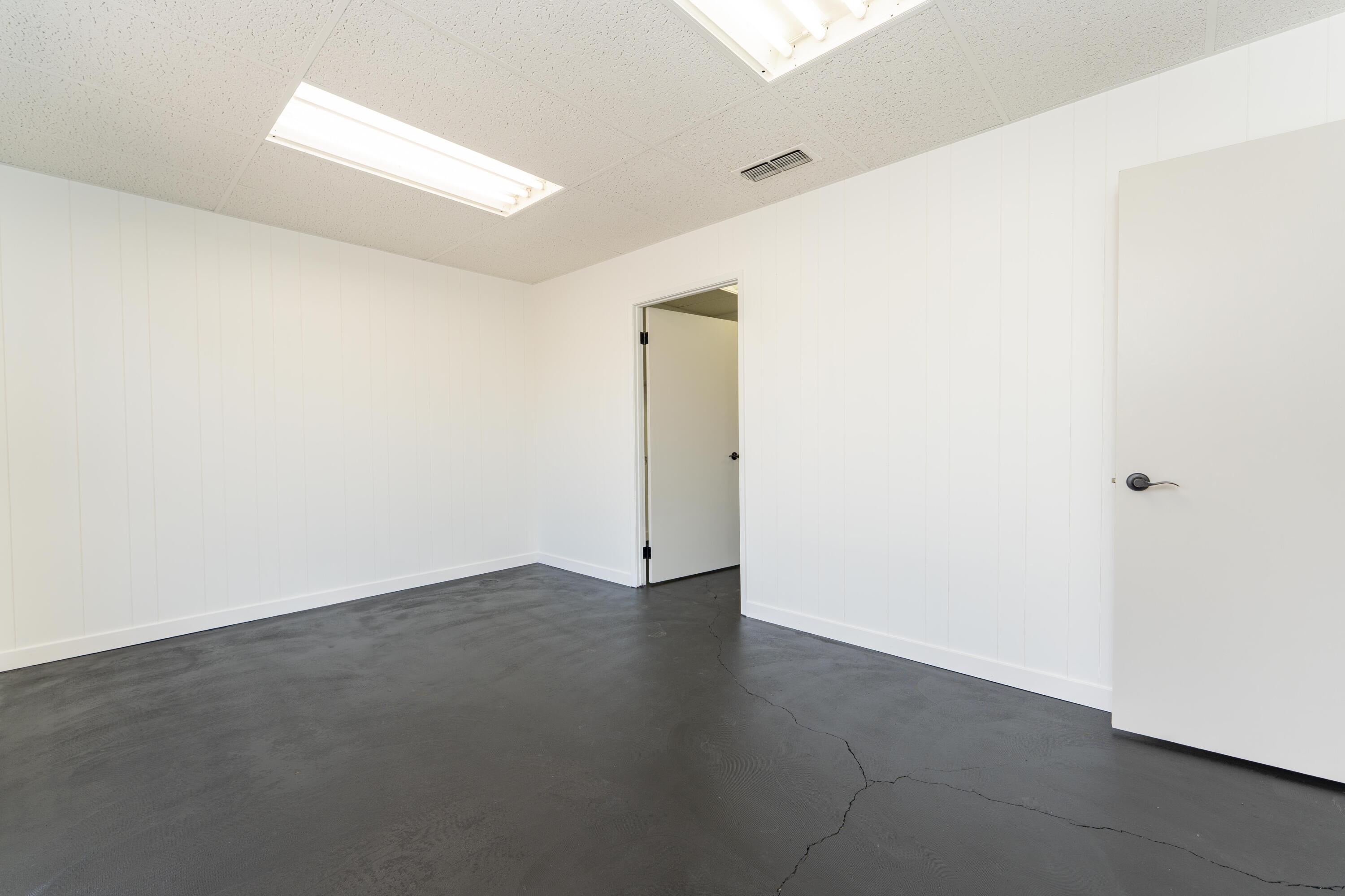 55 E Vandalia Ave, Porterville, CA 93257