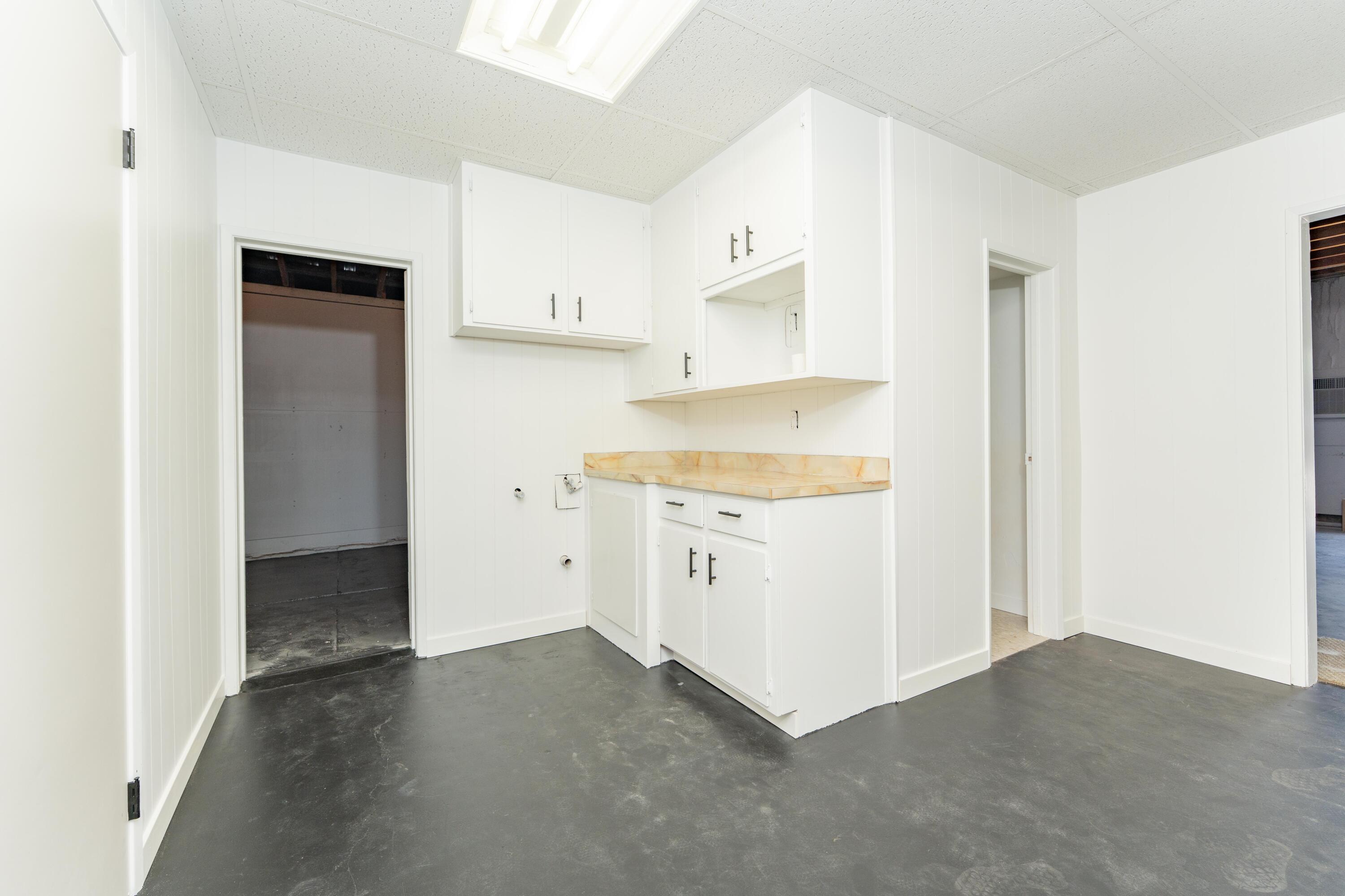 55 E Vandalia Ave, Porterville, CA 93257