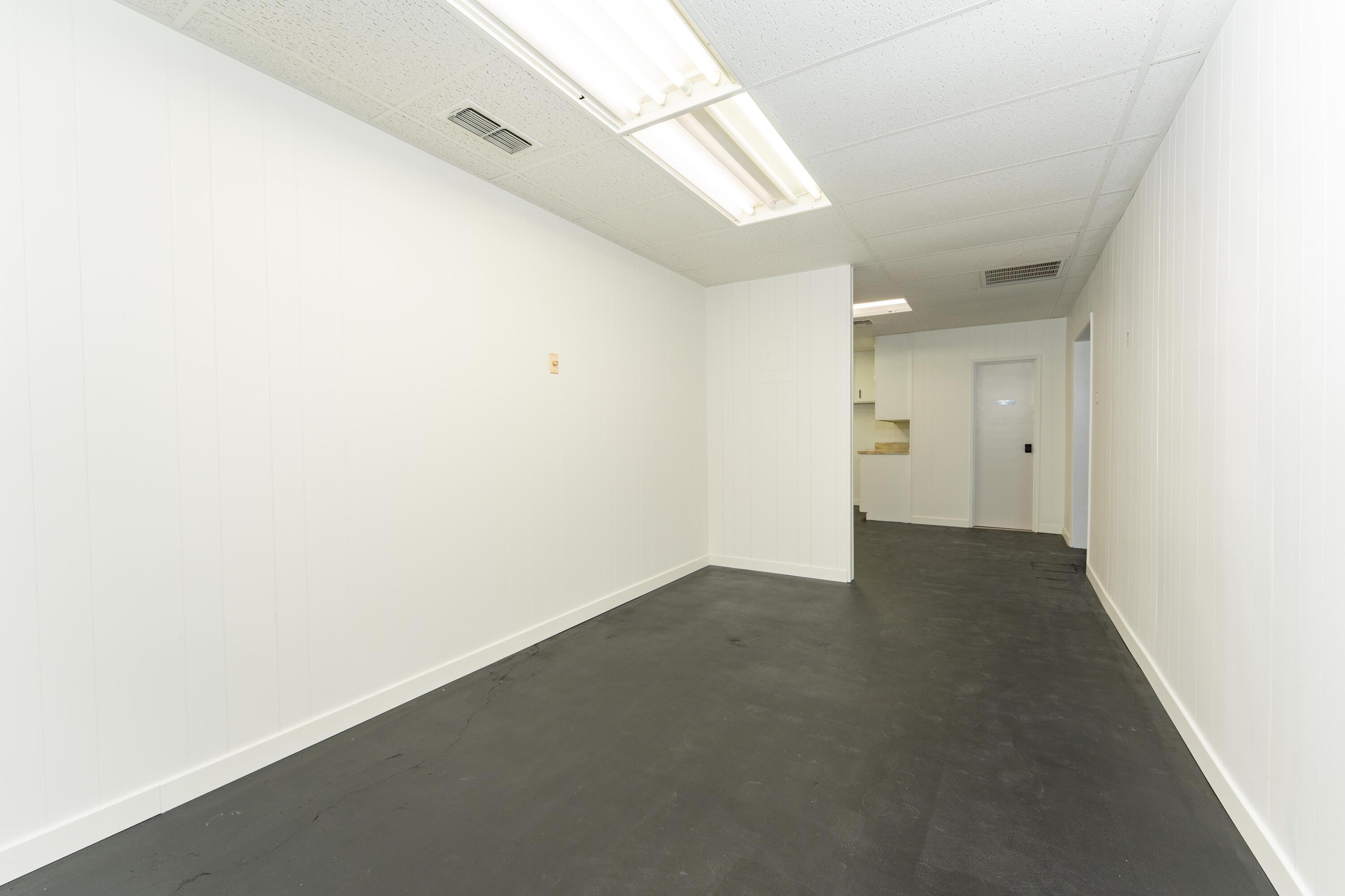 55 E Vandalia Ave, Porterville, CA 93257