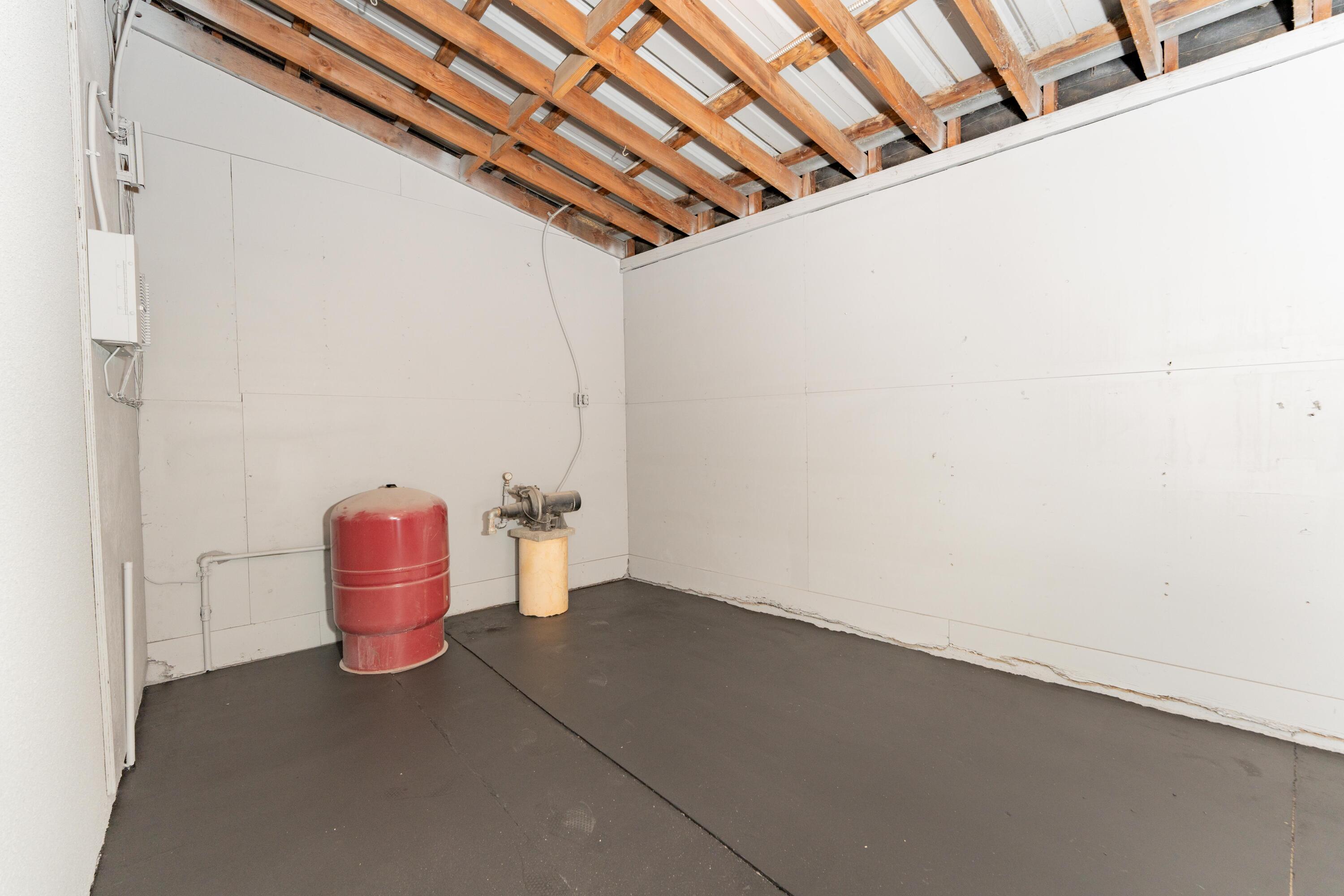 55 E Vandalia Ave, Porterville, CA 93257