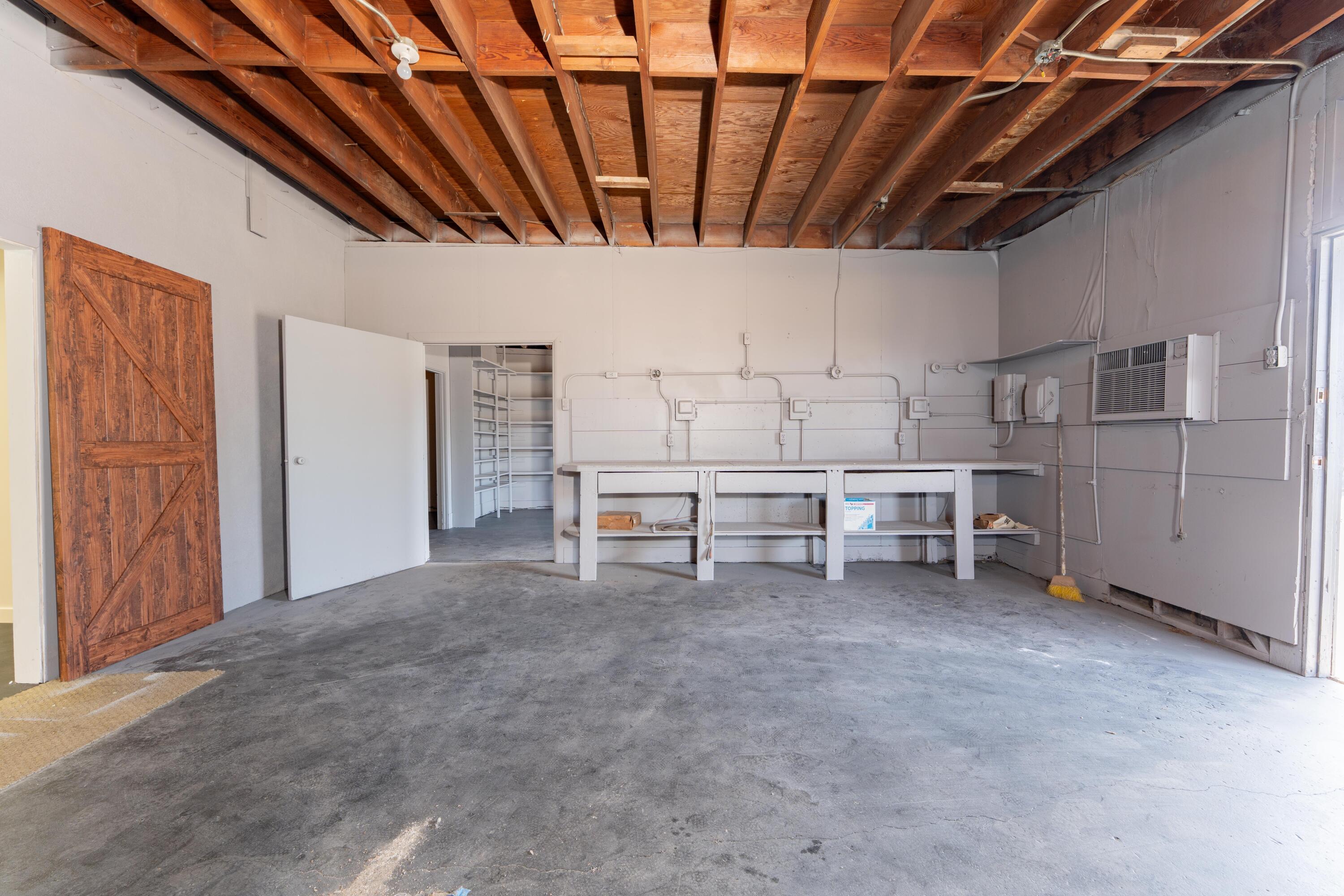 55 E Vandalia Ave, Porterville, CA 93257