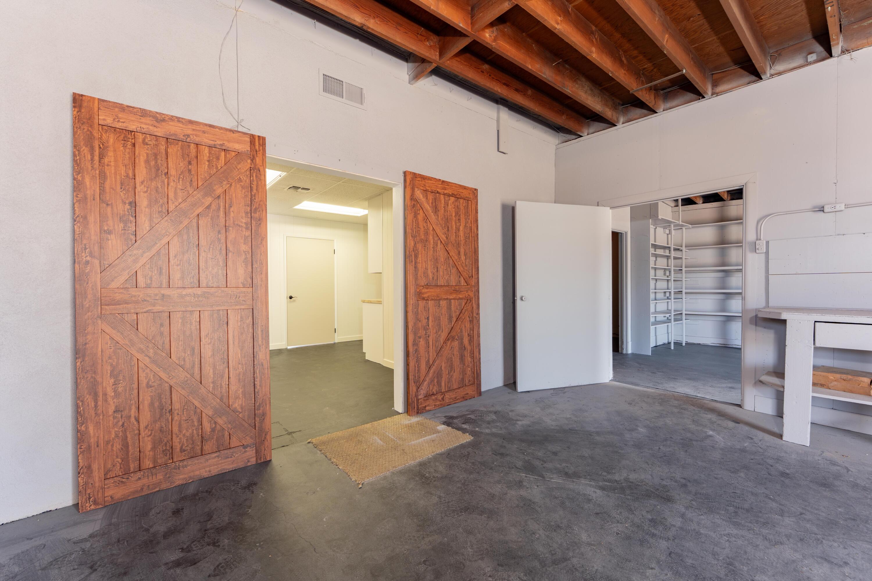 55 E Vandalia Ave, Porterville, CA 93257