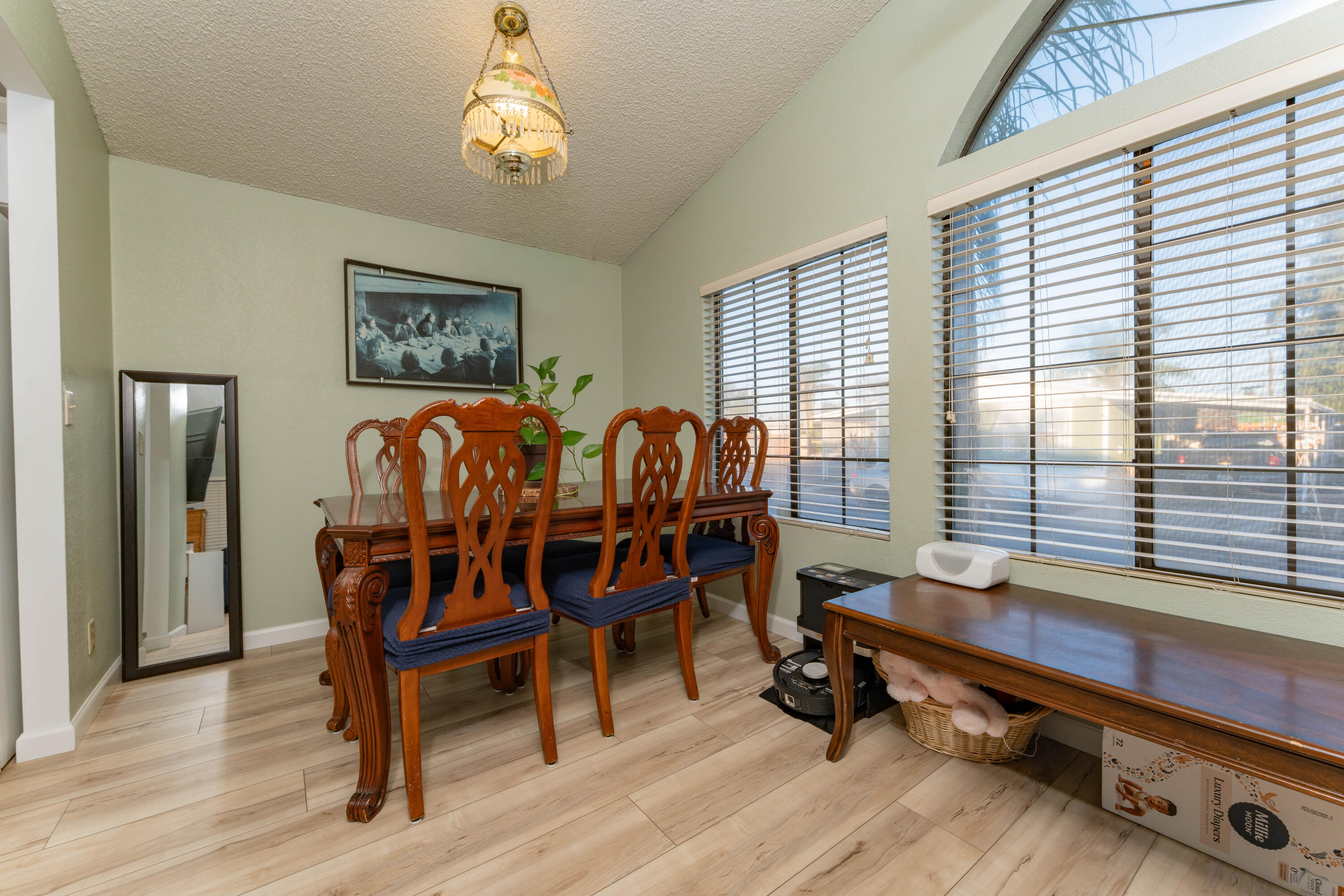 975 N H Street #11, Tulare, CA 93274