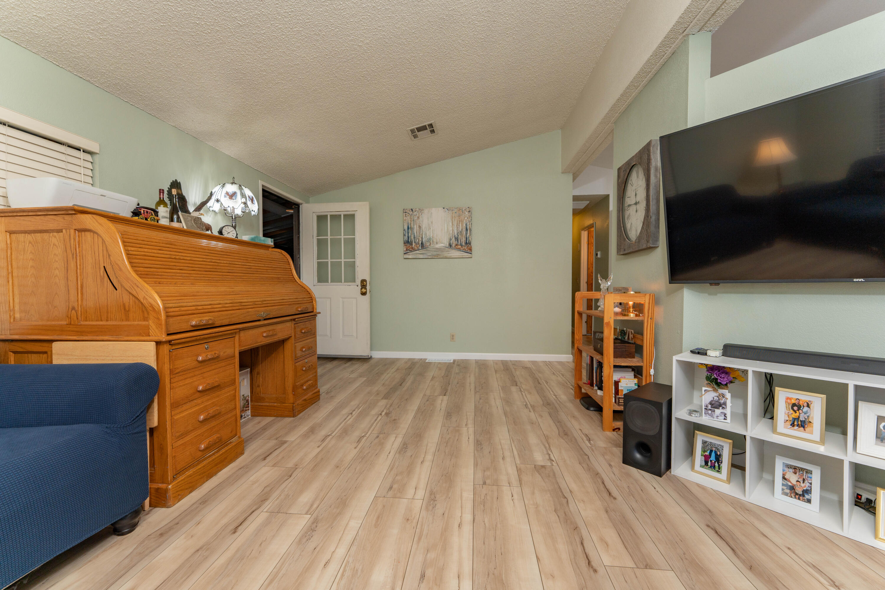 975 N H Street #11, Tulare, CA 93274