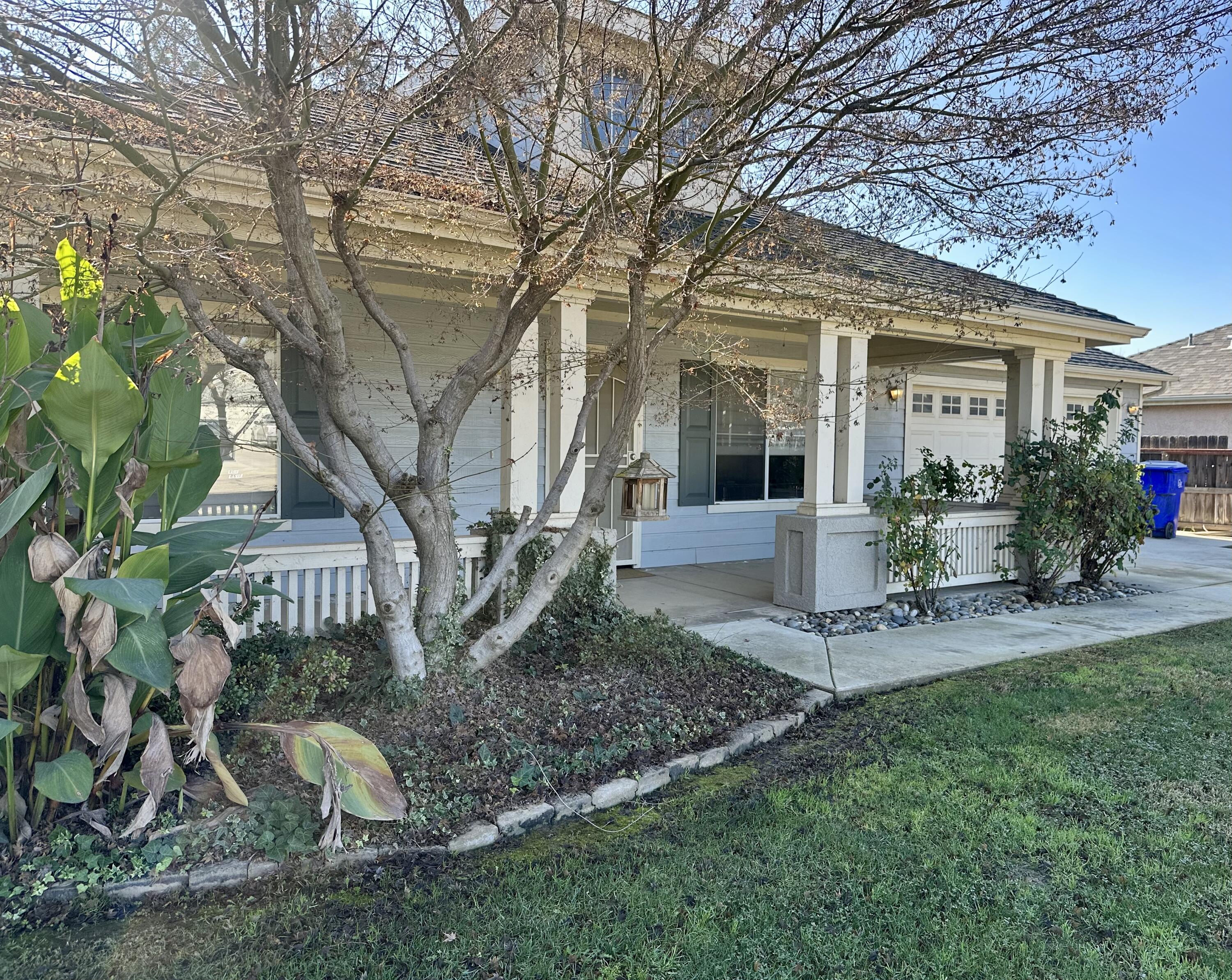 1126 Bradley Ct, Exeter, CA 93221