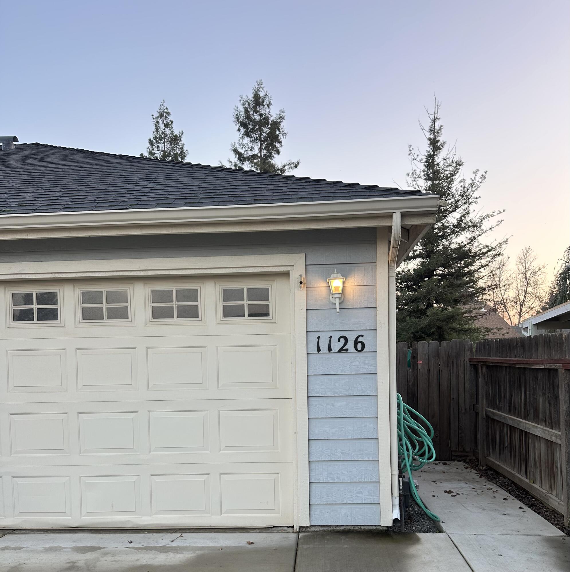 1126 Bradley Ct, Exeter, CA 93221