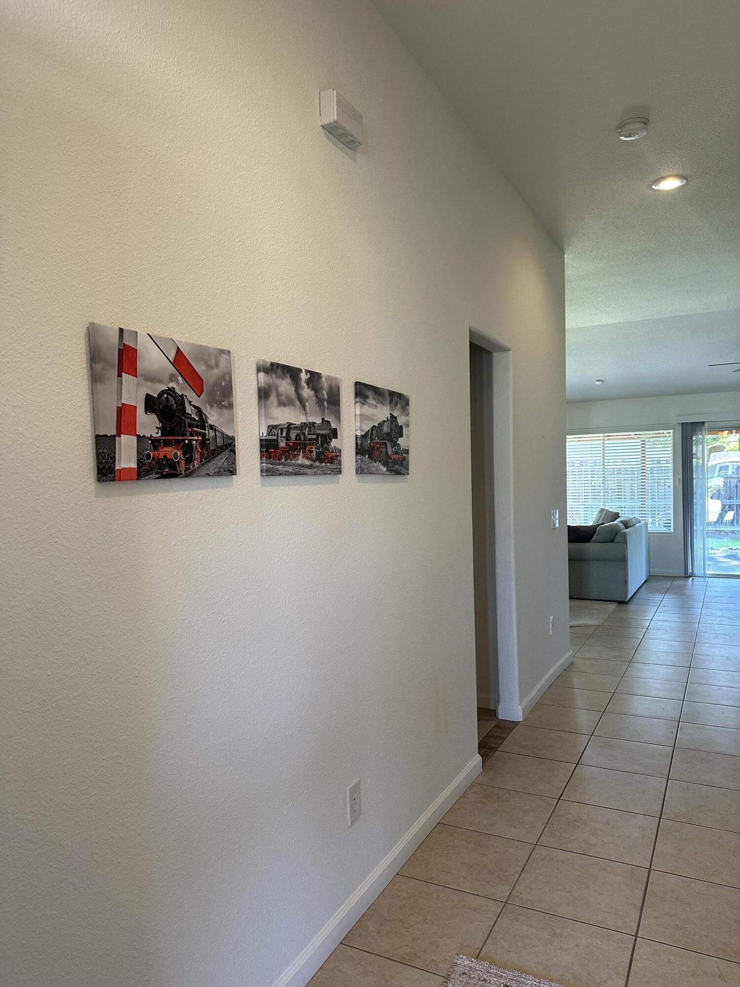 1126 Bradley Ct, Exeter, CA 93221