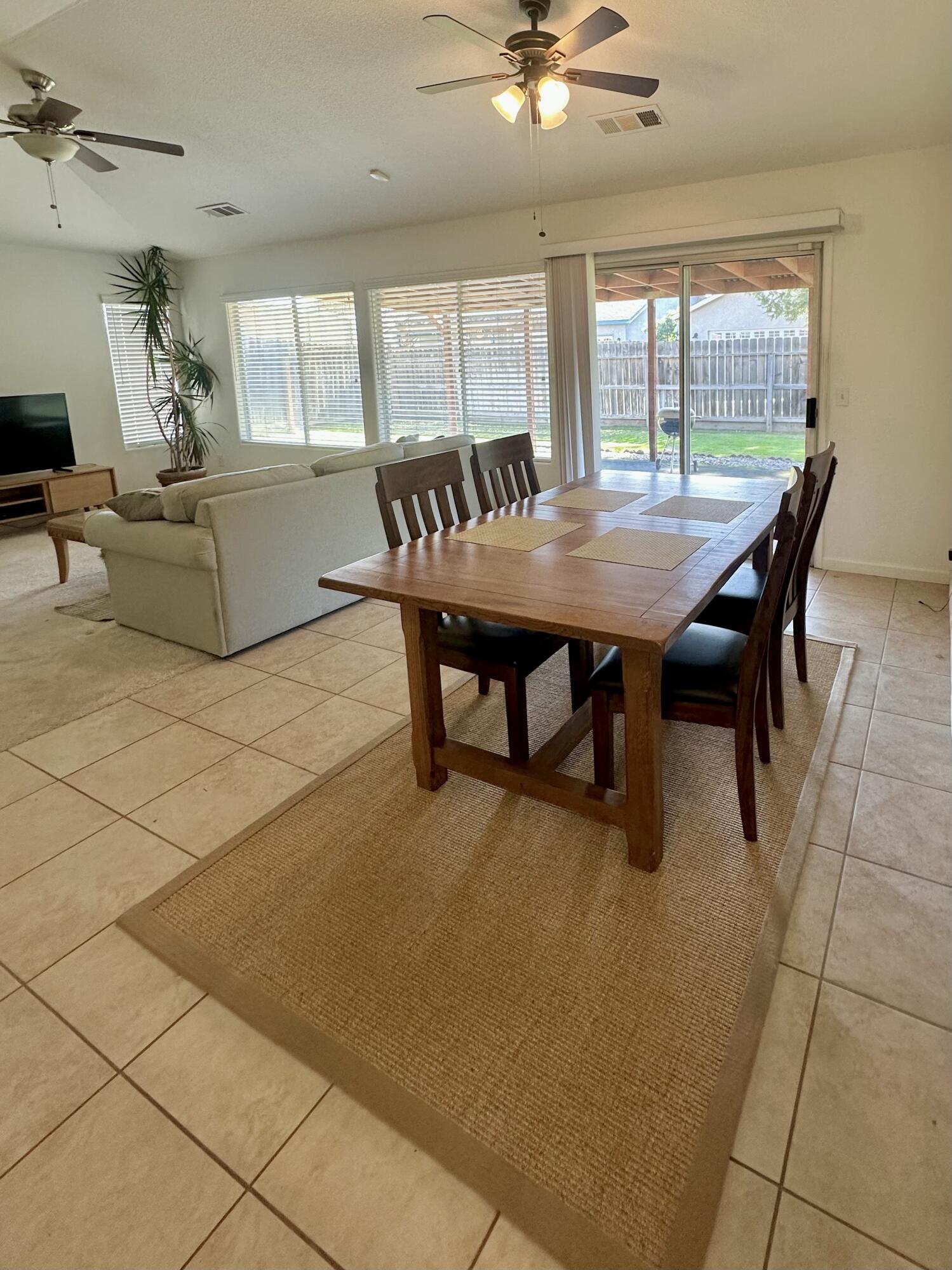 1126 Bradley Ct, Exeter, CA 93221