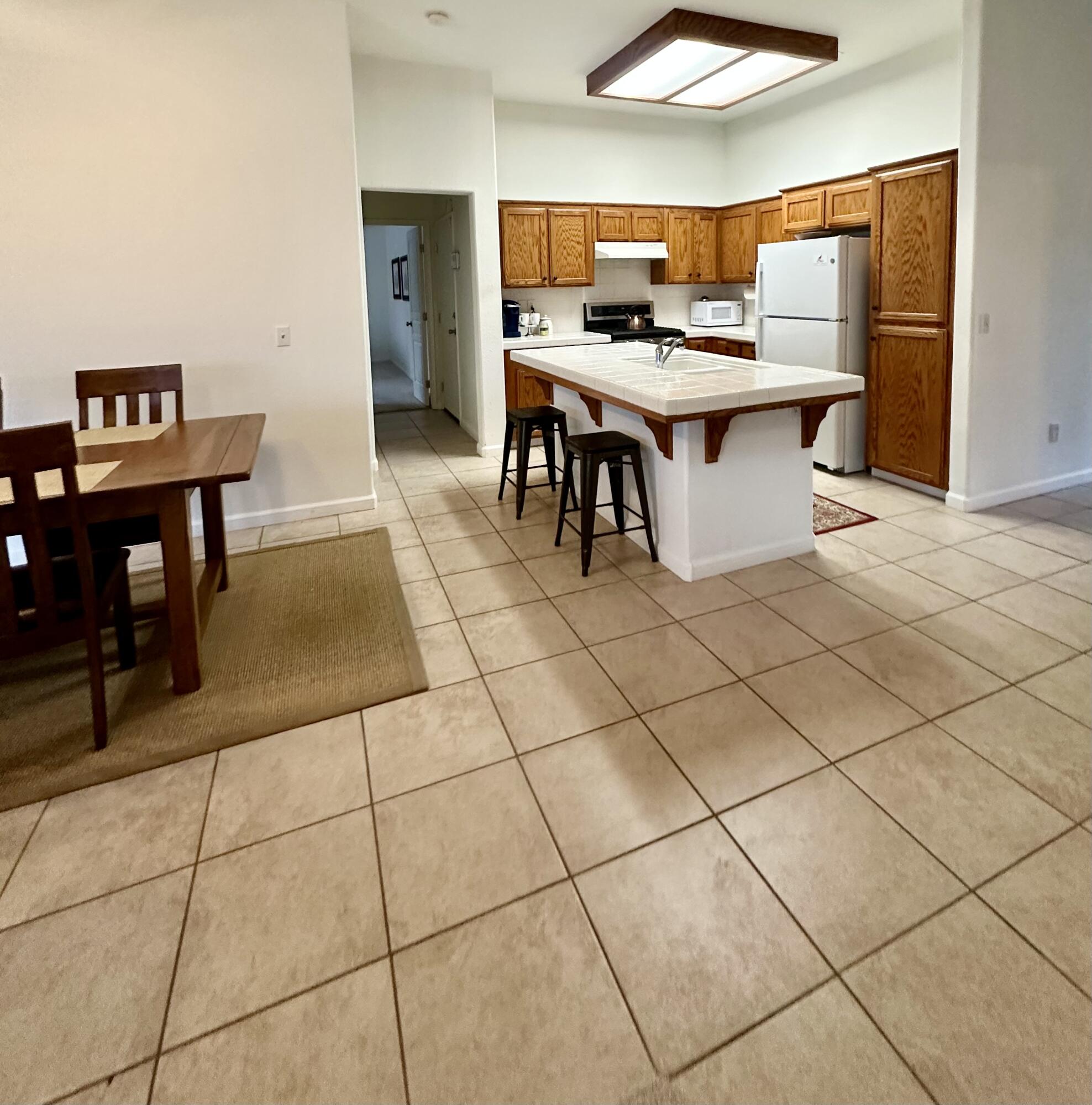 1126 Bradley Ct, Exeter, CA 93221