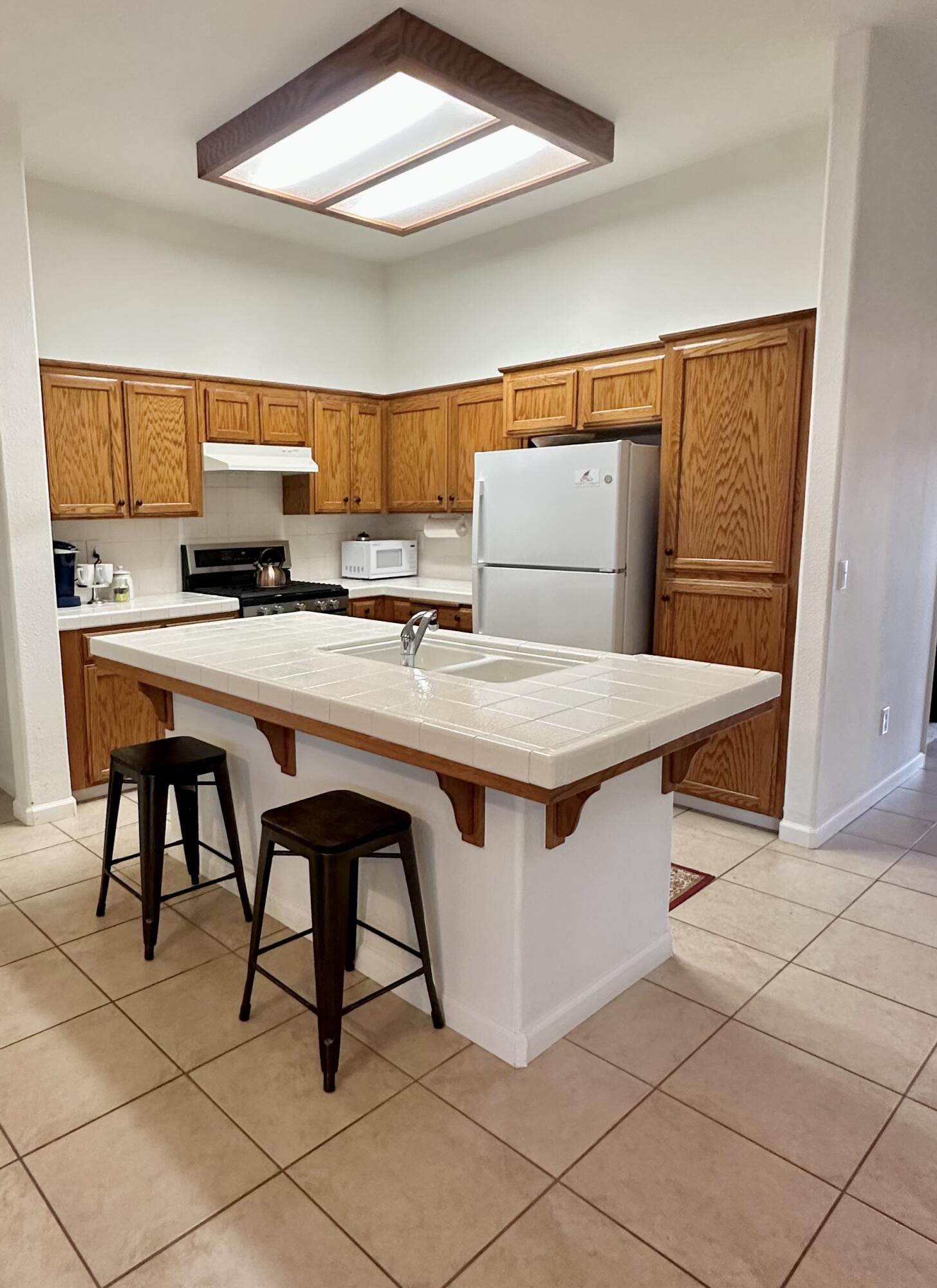 1126 Bradley Ct, Exeter, CA 93221