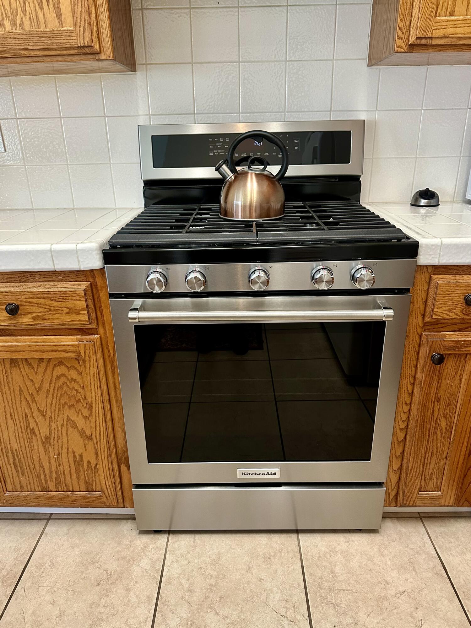 1126 Bradley Ct, Exeter, CA 93221