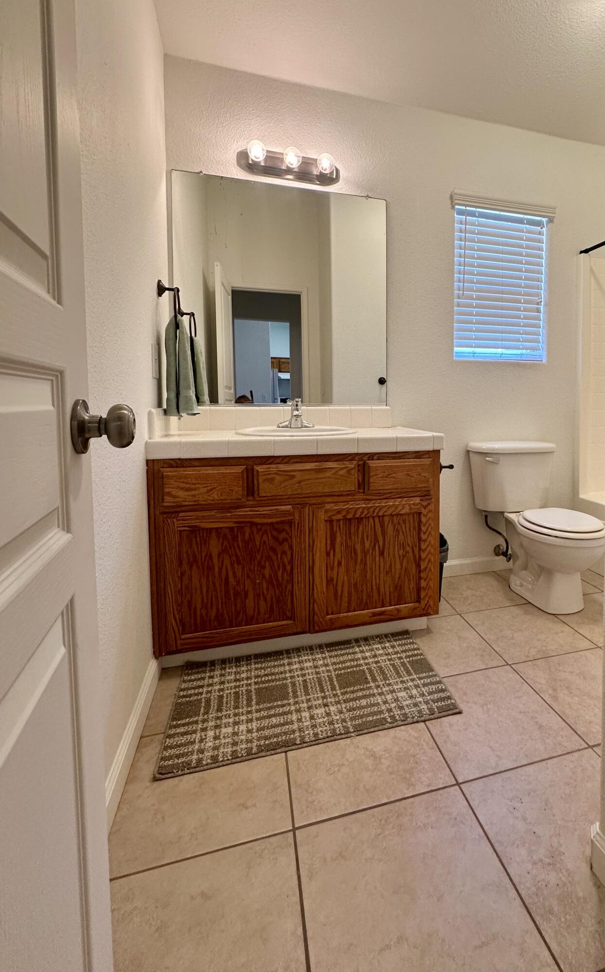 1126 Bradley Ct, Exeter, CA 93221