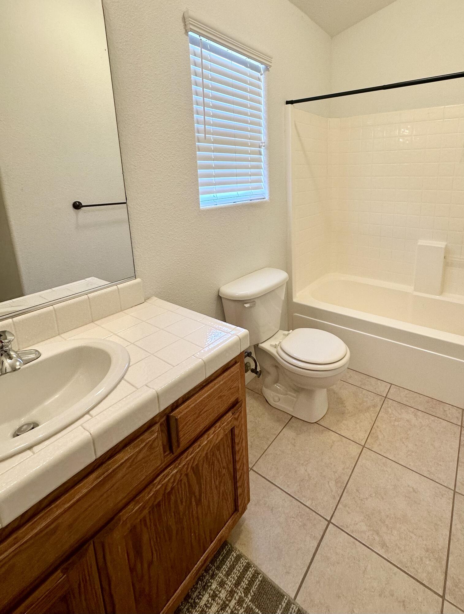 1126 Bradley Ct, Exeter, CA 93221