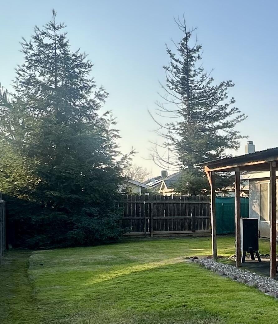 1126 Bradley Ct, Exeter, CA 93221