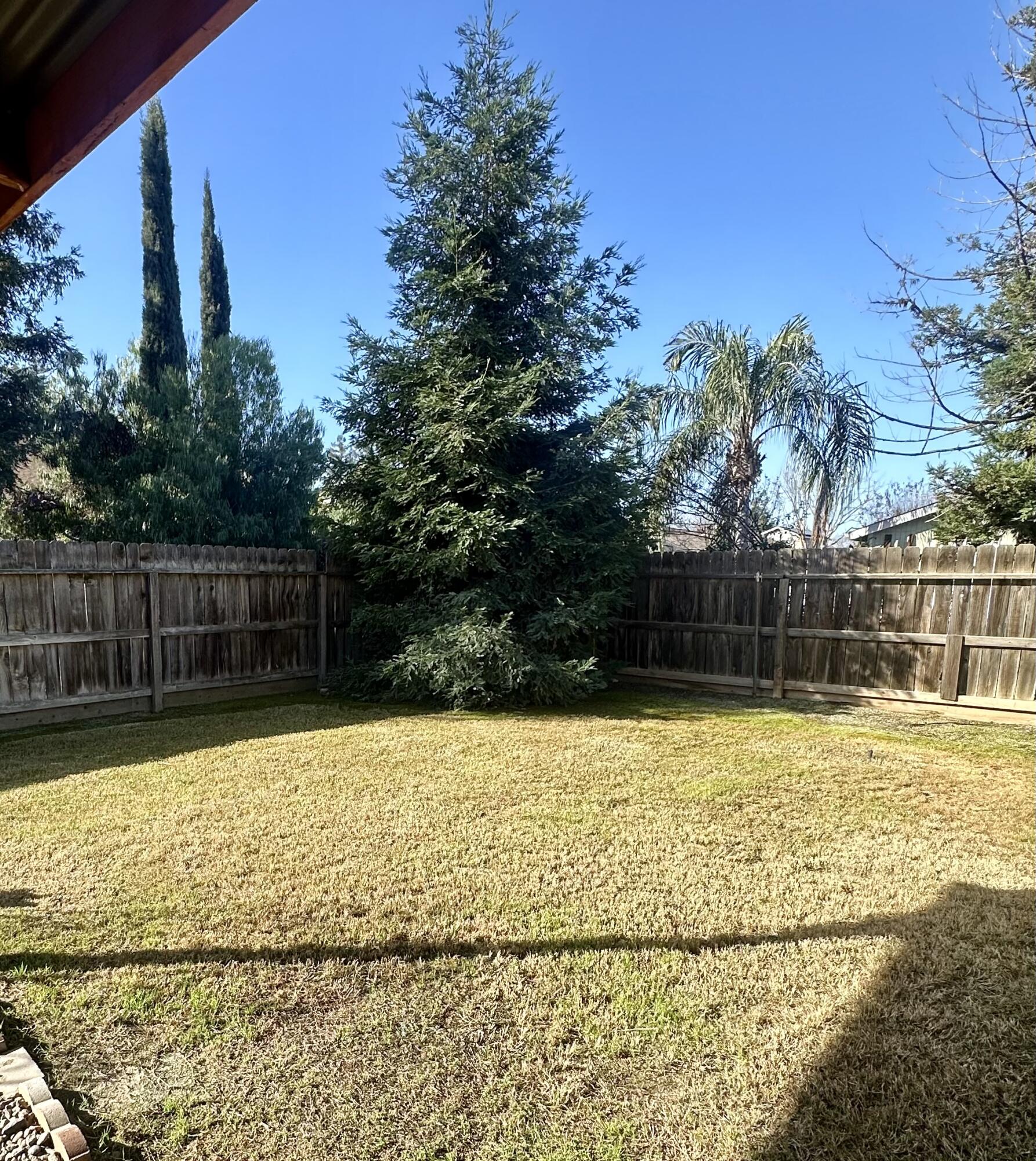 1126 Bradley Ct, Exeter, CA 93221