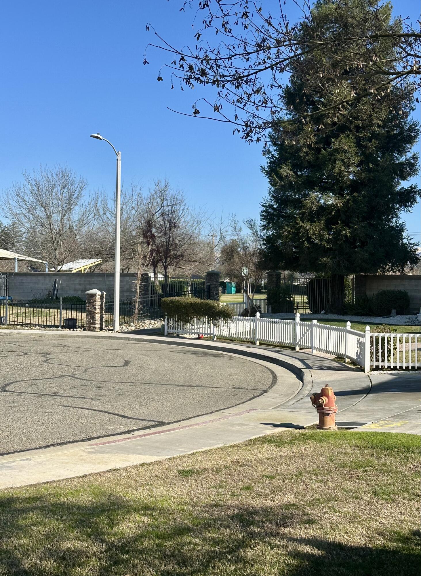 1126 Bradley Ct, Exeter, CA 93221