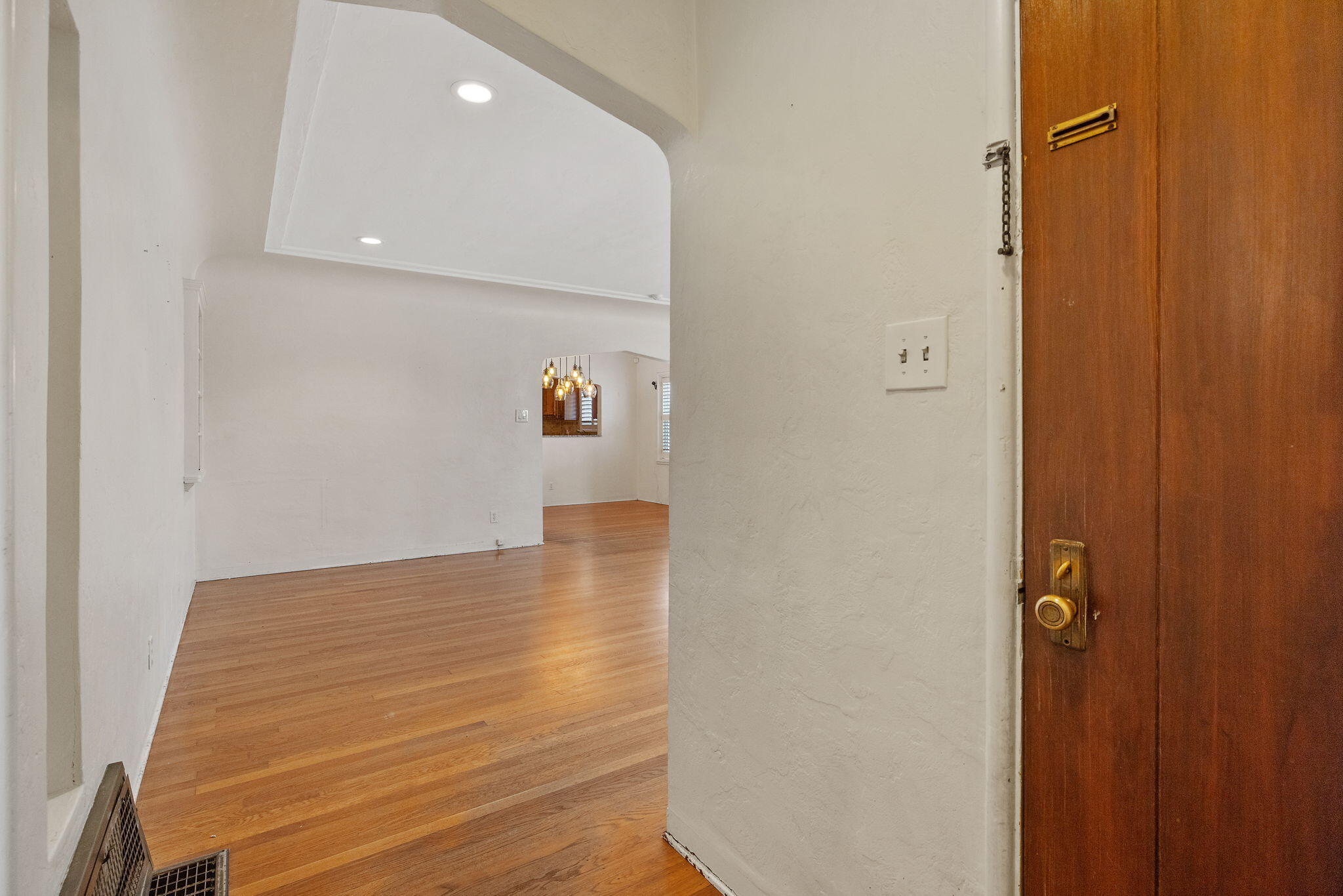 1300 W College Ave, Visalia, CA 93277