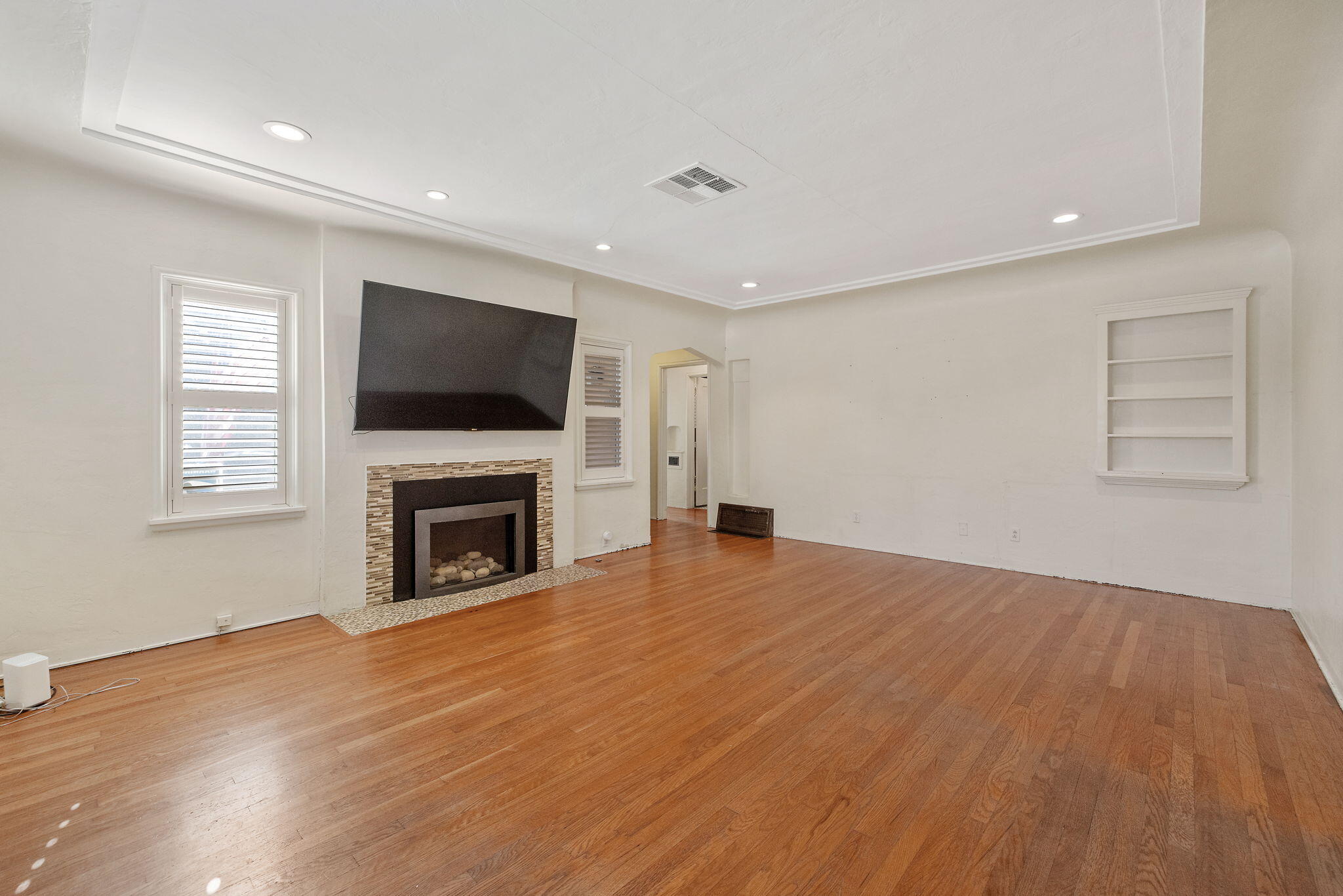 1300 W College Ave, Visalia, CA 93277