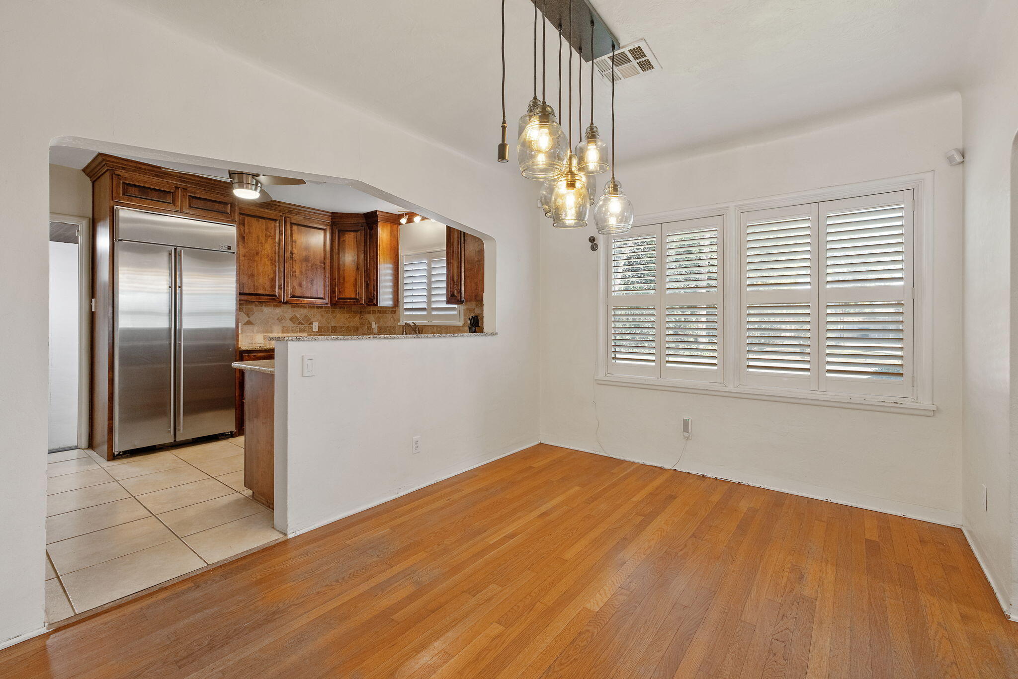 1300 W College Ave, Visalia, CA 93277