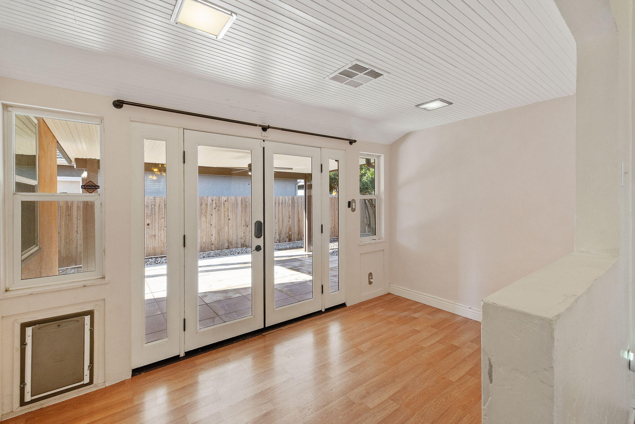 1300 W College Ave, Visalia, CA 93277