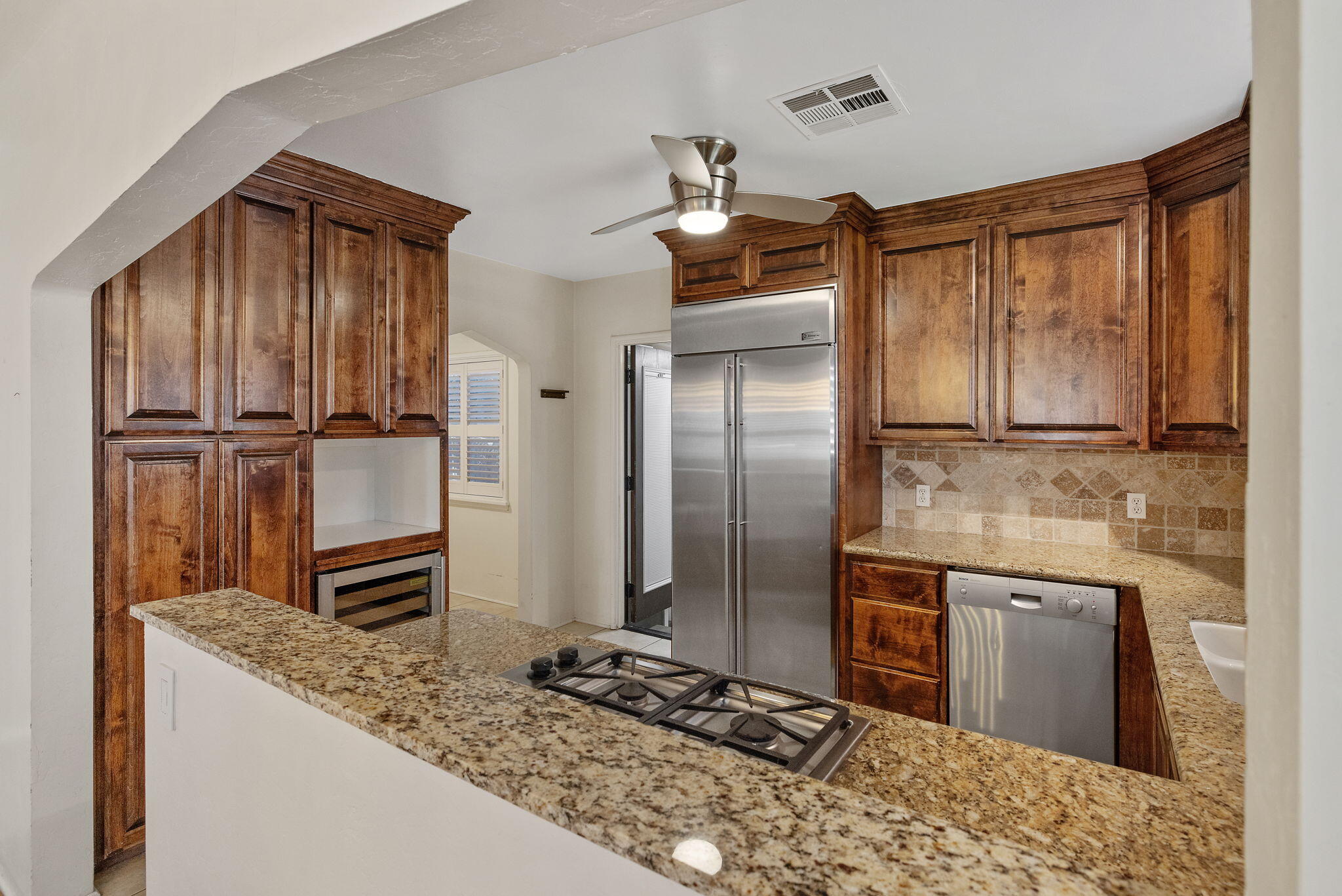 1300 W College Ave, Visalia, CA 93277