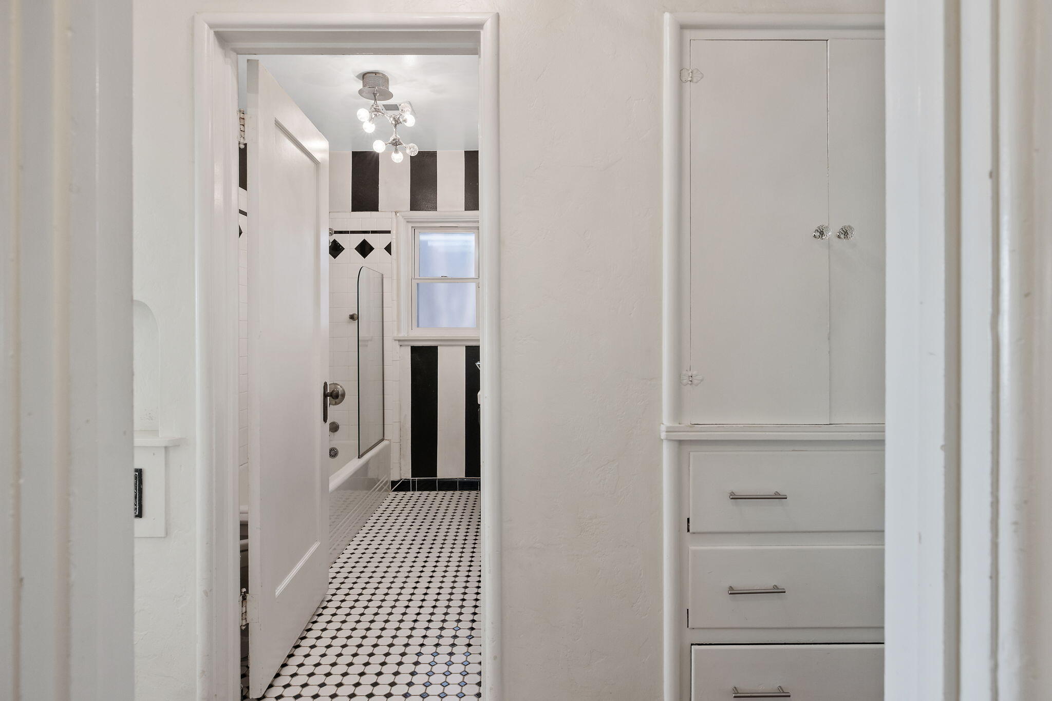 1300 W College Ave, Visalia, CA 93277