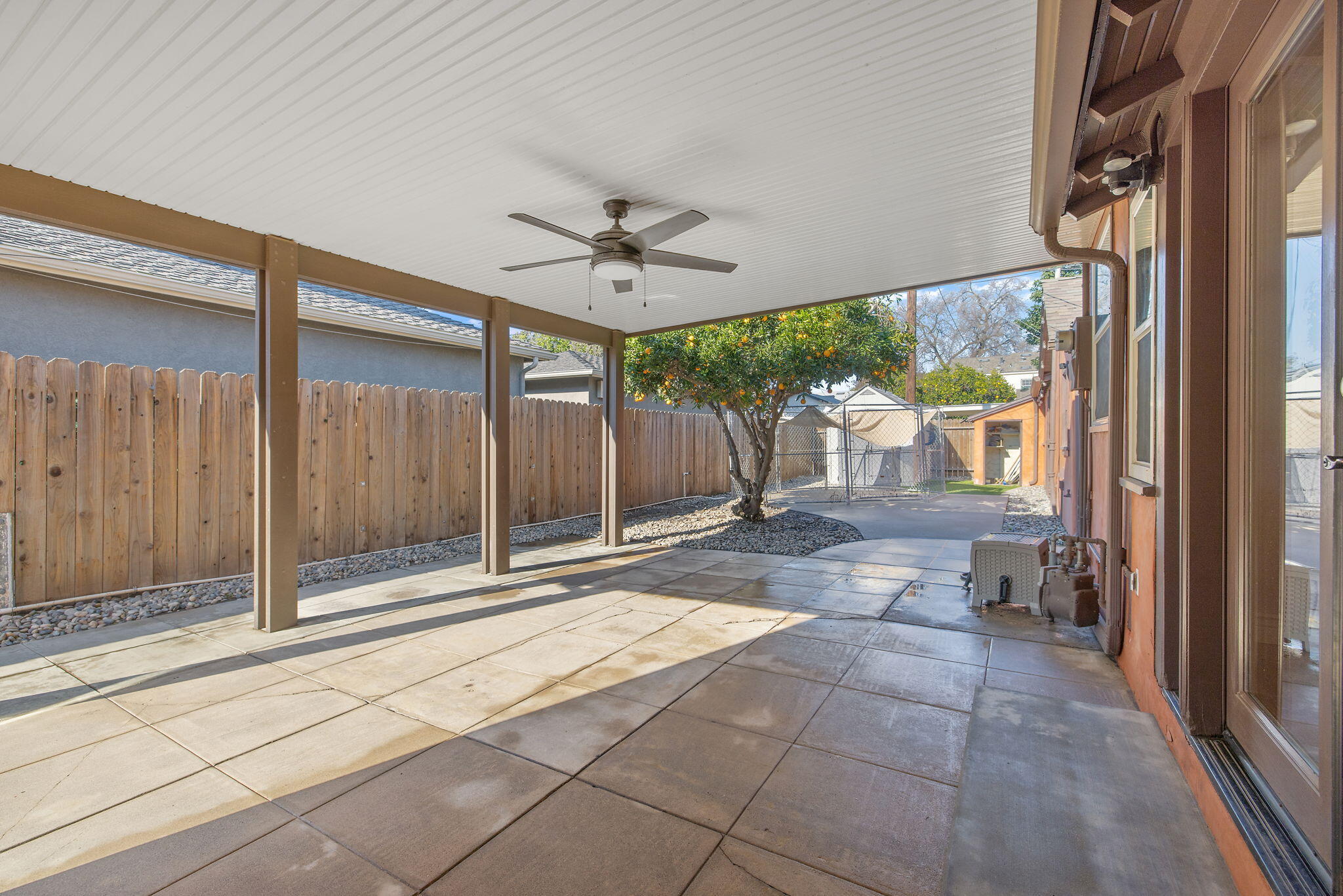 1300 W College Ave, Visalia, CA 93277