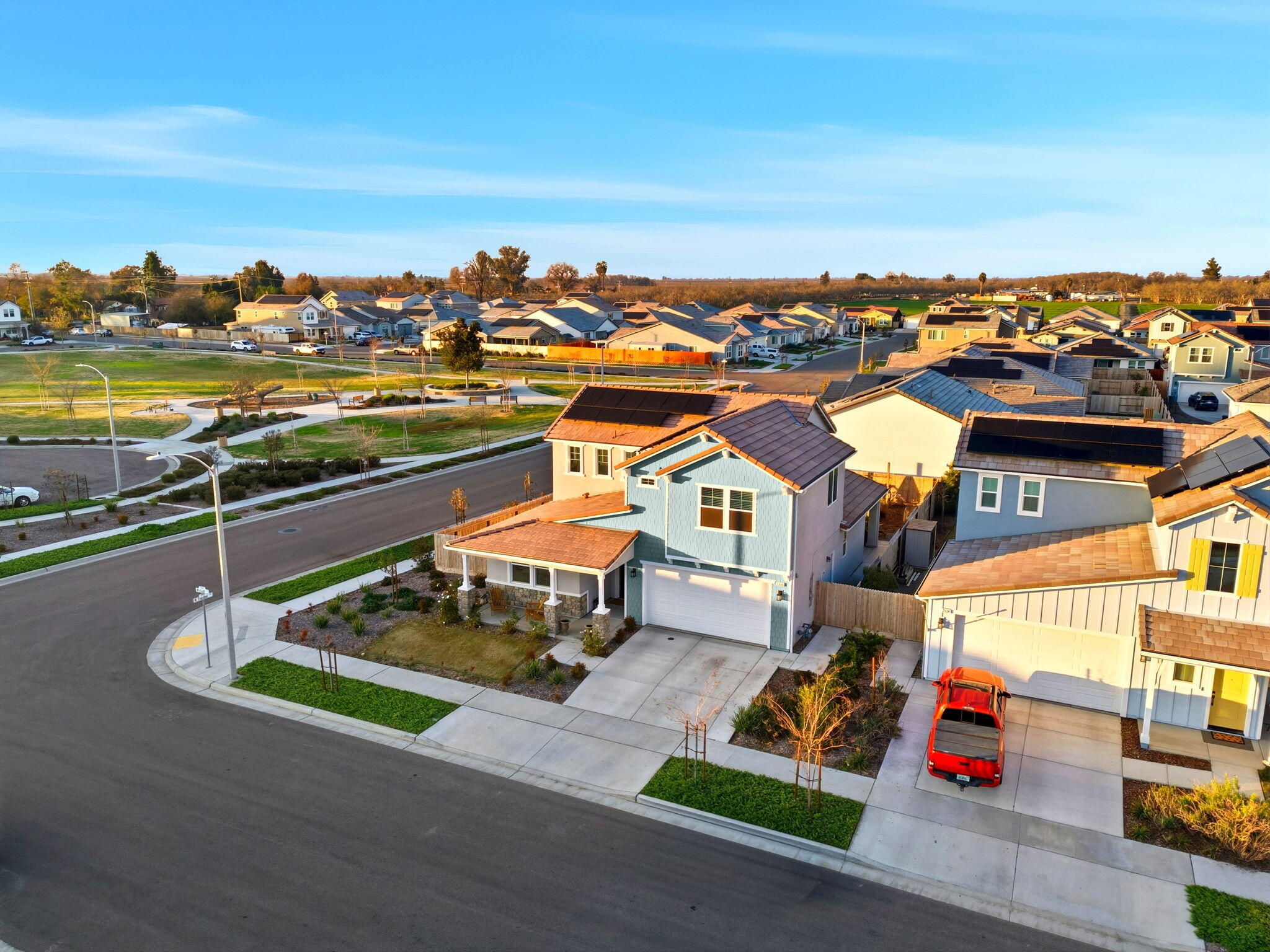 2566 Muscat Ct, Hanford, CA 93230