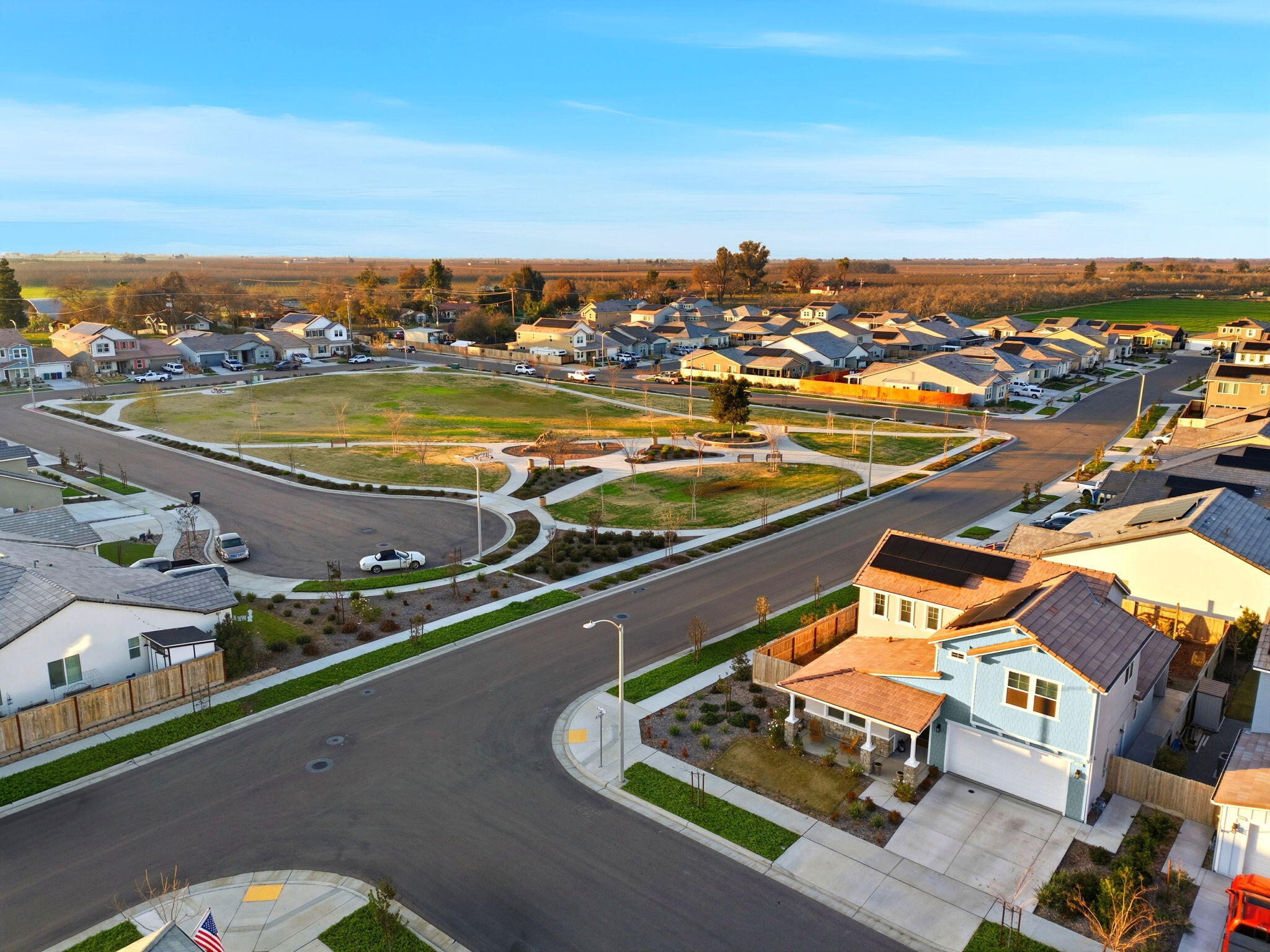 2566 Muscat Ct, Hanford, CA 93230