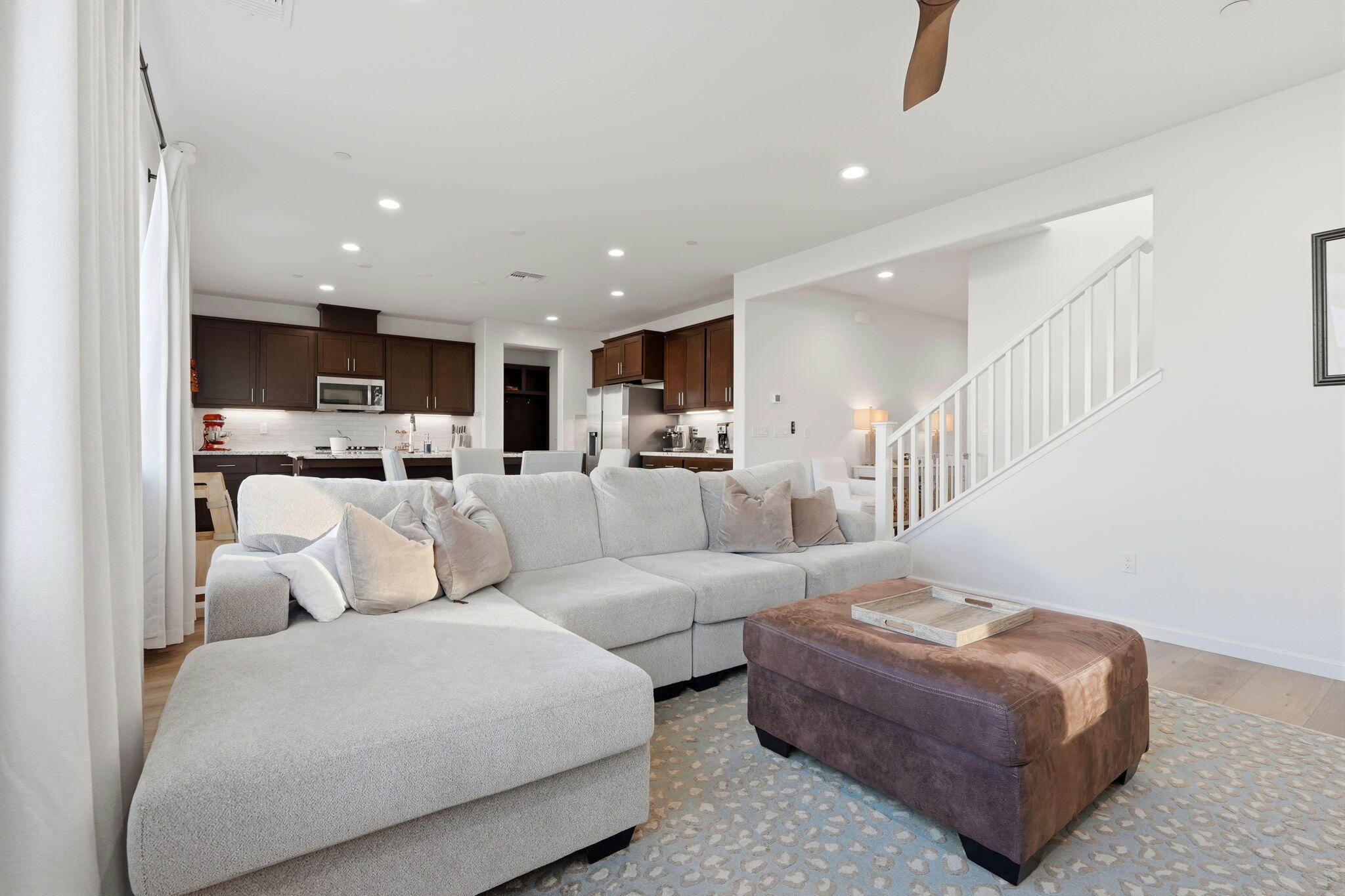 2566 Muscat Ct, Hanford, CA 93230